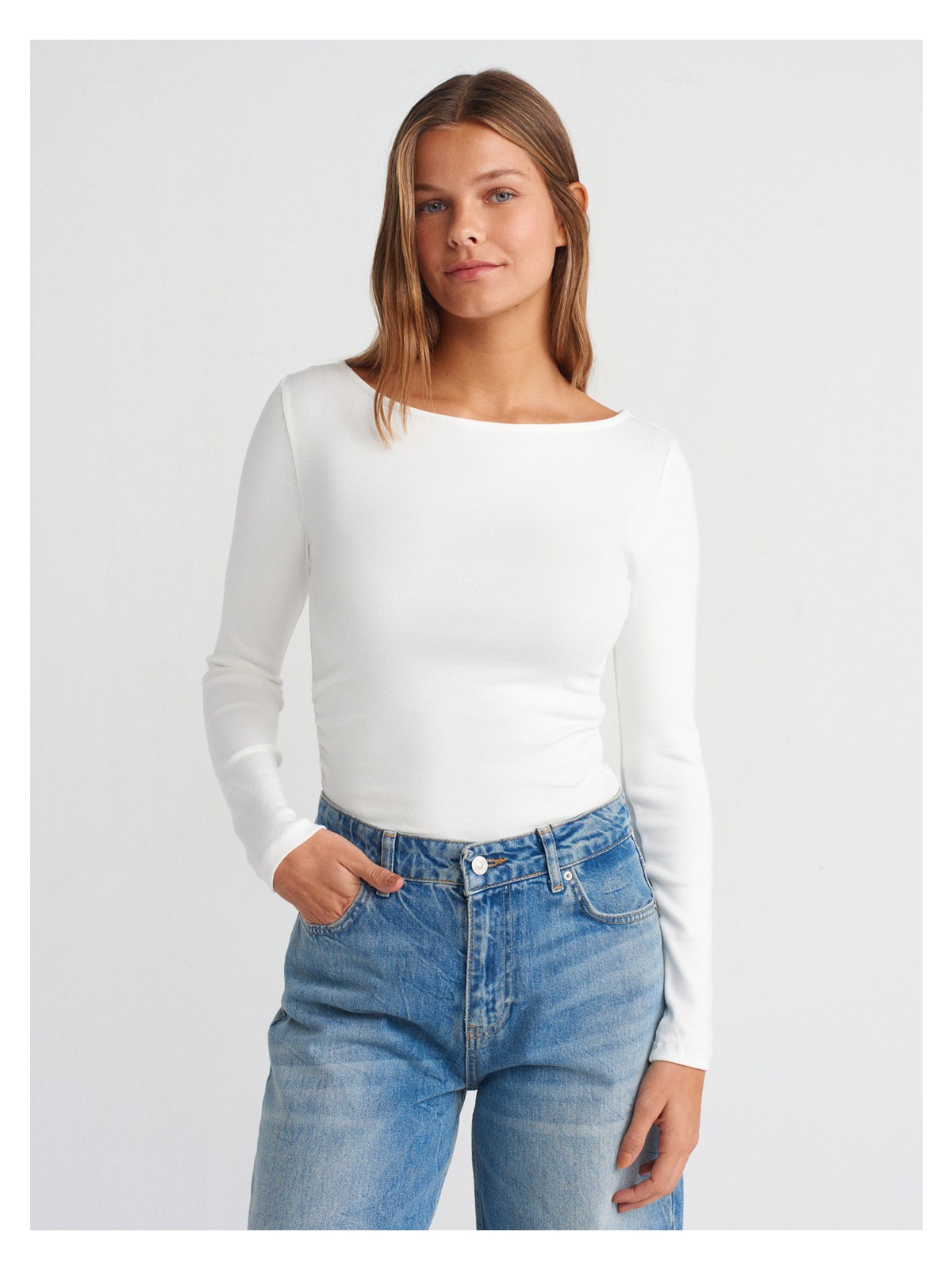 Dilvin 31401 Büzgülü Kayık Yaka Top-Koyu Kahve - Görsel 4