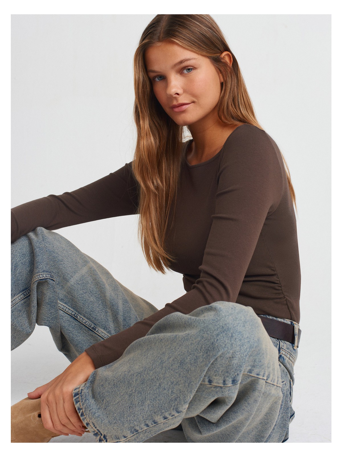 Dilvin 31401 Büzgülü Kayık Yaka Top-Koyu Kahve