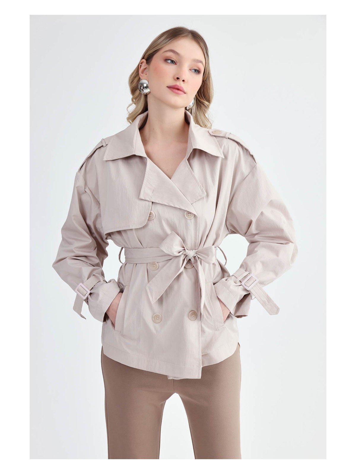 Vitrin Kemerli Kısa Trençkot