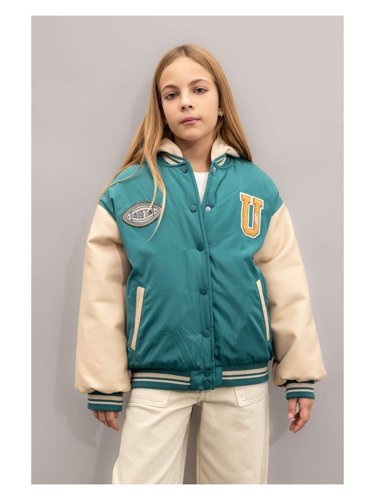 DeFacto Çıkarılabilir Kapüşonlu Kolej Yaka Çıtçıtlı Cepli Bomber Mont Kız Çocuk C5407A824AU