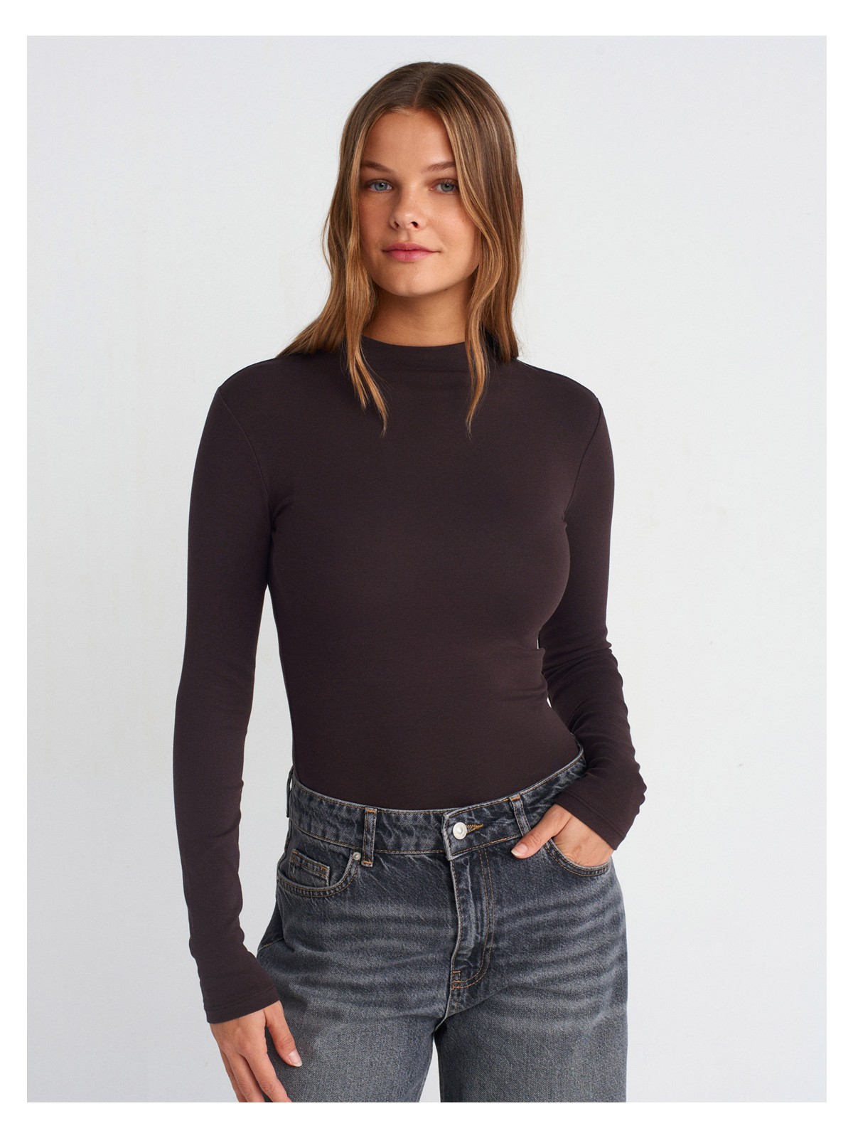 Dilvin 31433 Yarım Balıkçı Yaka Top-Beyaz - Görsel 5