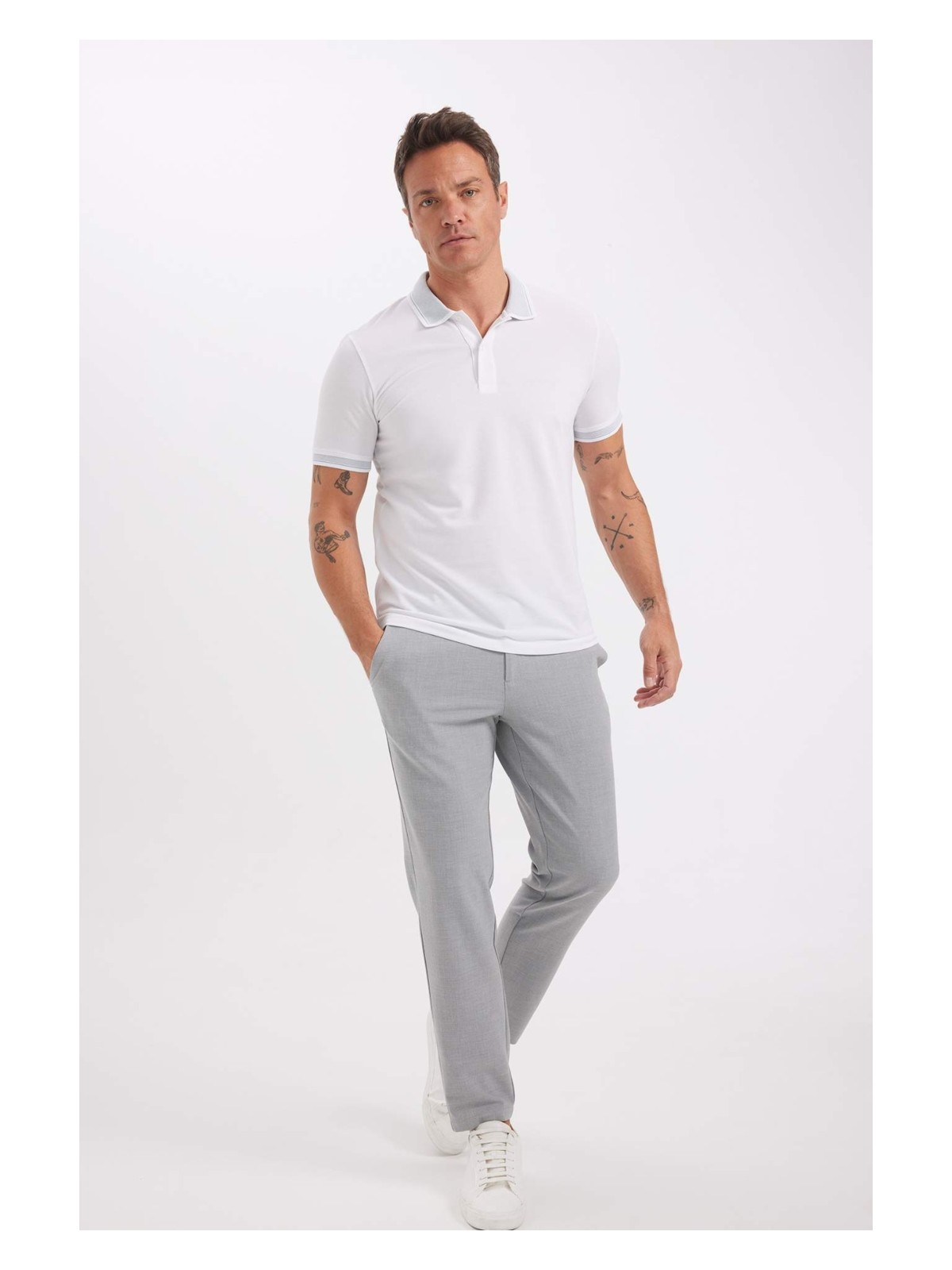 DeFacto Slim Fit Dar Kesim Polo Yaka Kısa Kollu Pamuklu Tişört D0033AXNS - Görsel 2