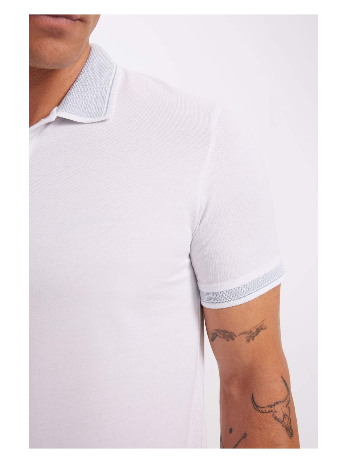 DeFacto Slim Fit Dar Kesim Polo Yaka Kısa Kollu Pamuklu Tişört D0033AXNS - Görsel 5