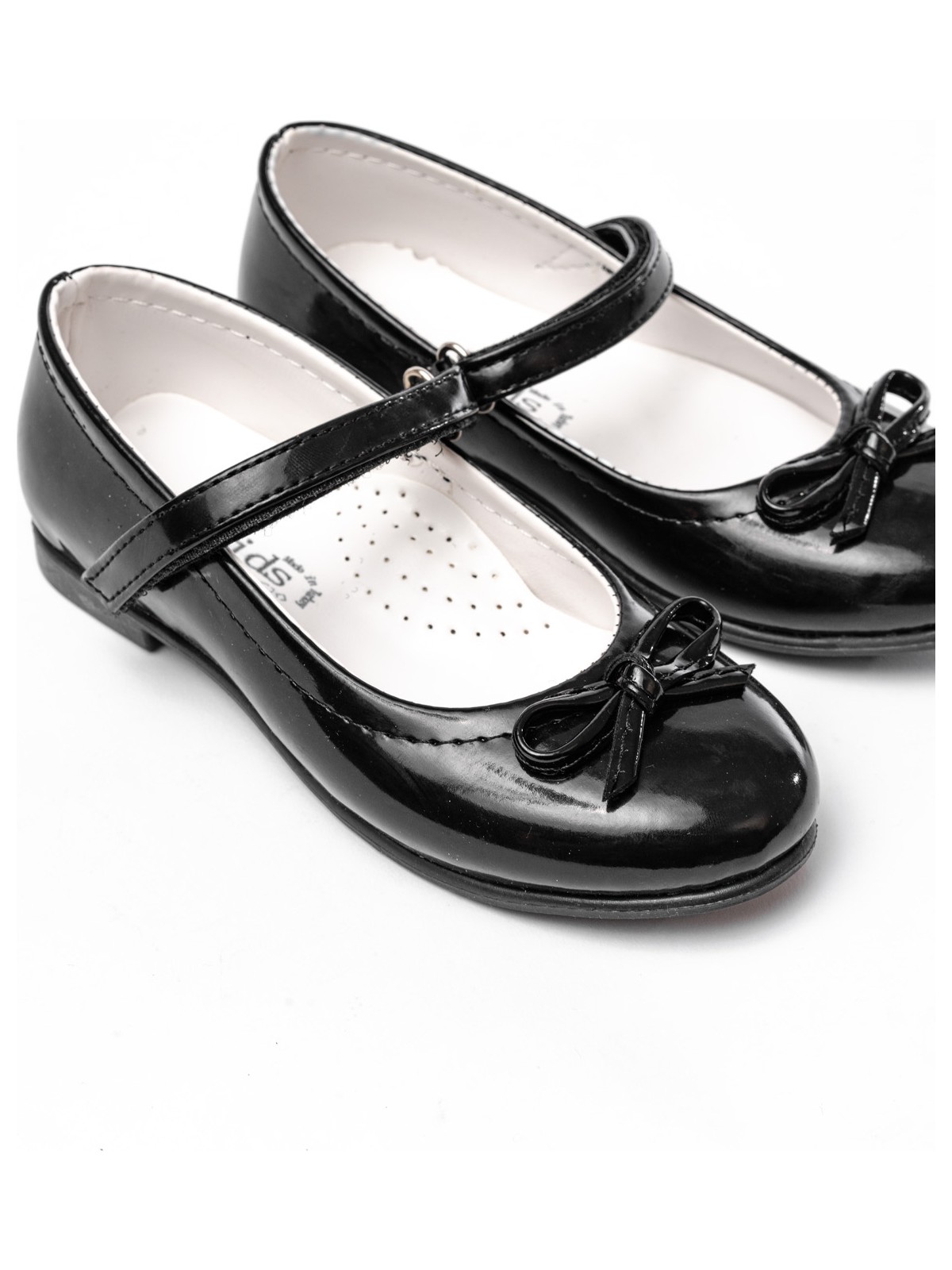 Papuccum Ortopedi Çocuk Ayakkabıları Kız Çocuk Rugan Kaydırmaz Taban Bıyık Babet - Görsel 4