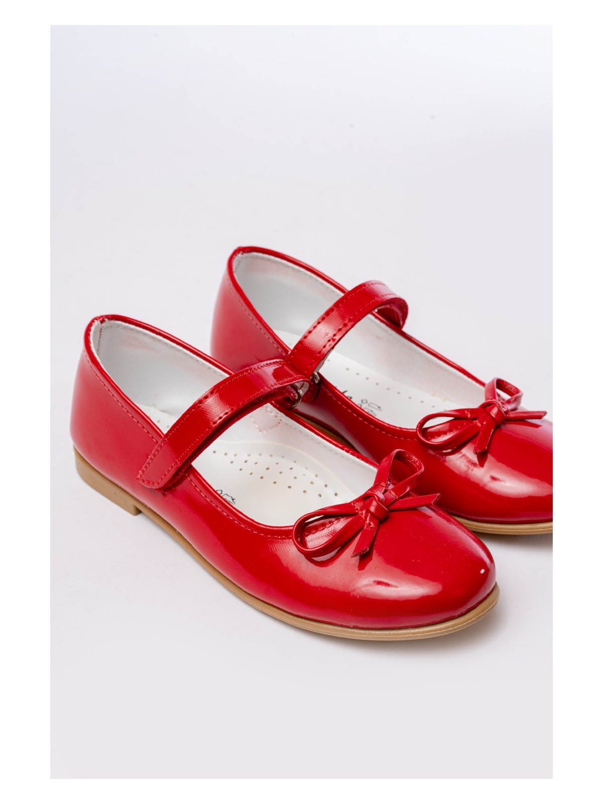 Papuccum Ortopedi Çocuk Ayakkabıları Kız Çocuk Rugan Kaydırmaz Taban Bıyık Babet