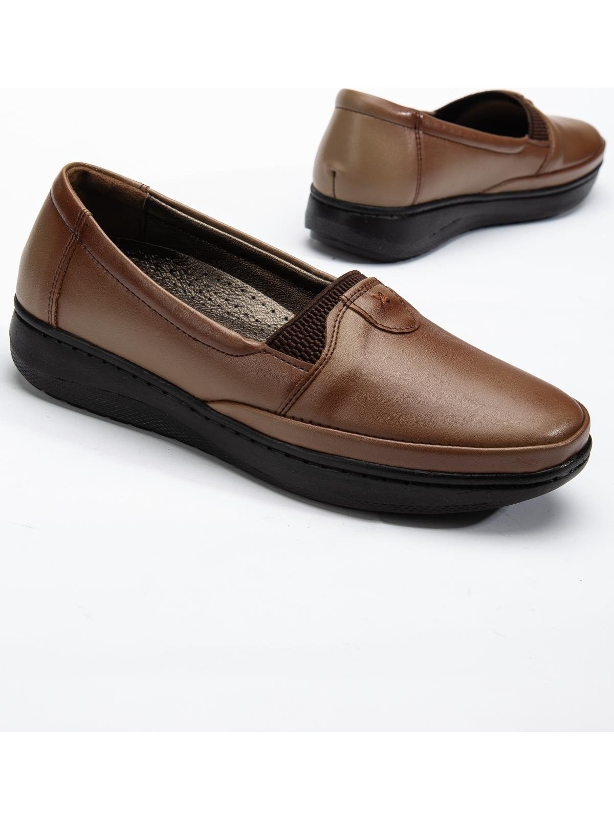 Dilimler Ayakkabı Büyük Numara Hakiki Deri Kadın Günlük Ortopedik Ayakkabı Siyah Düz Model - Görsel 5