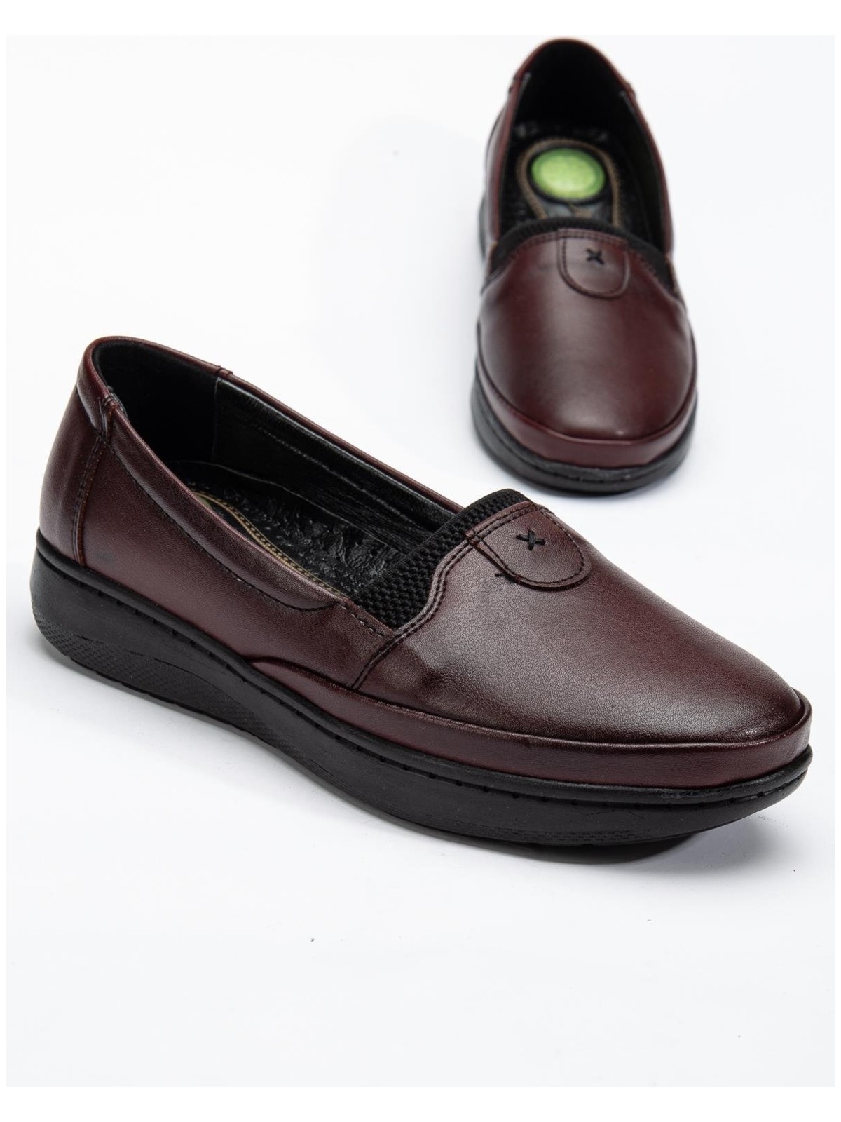 Dilimler Ayakkabı Büyük Numara Hakiki Deri Kadın Günlük Ortopedik Ayakkabı Siyah Düz Model - Görsel 3