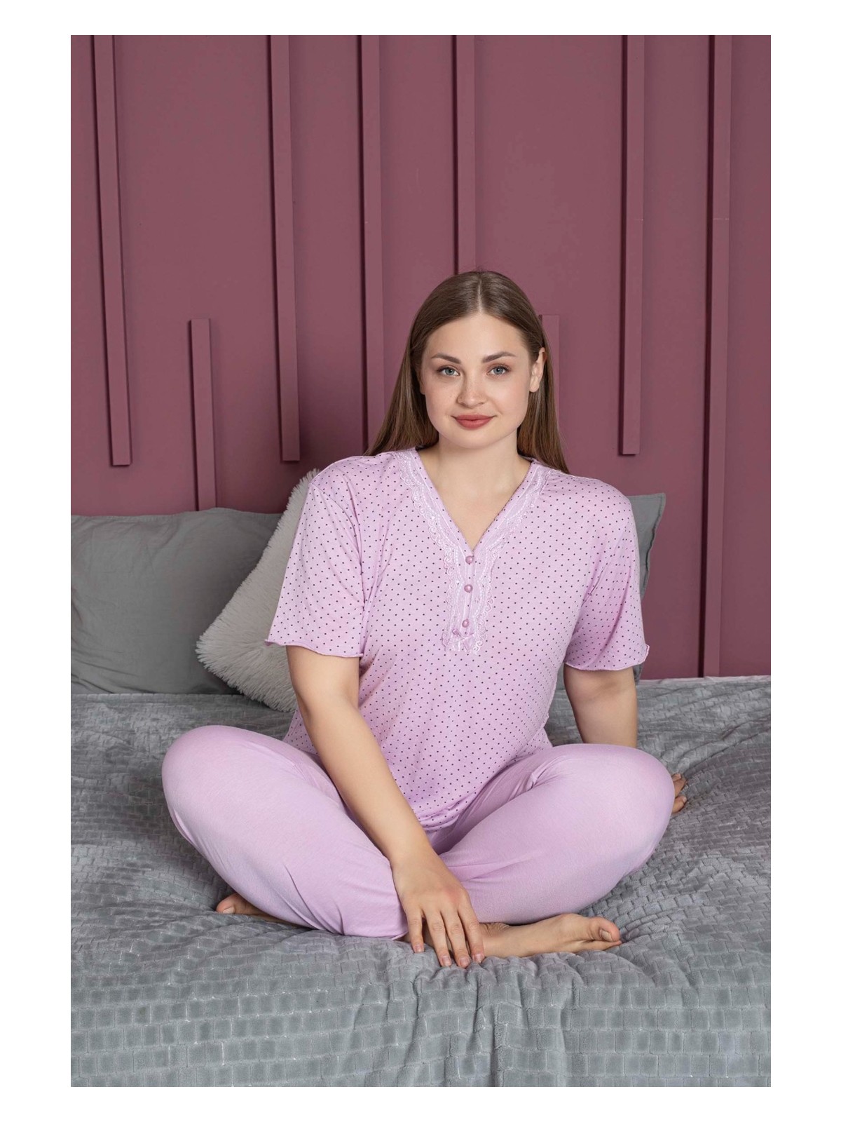 Temporium Kadın Büyük Beden Desenli Yakası Dantelli Düğmeli Kısa Kollu Bambu Pijama Takımı - Görsel 3