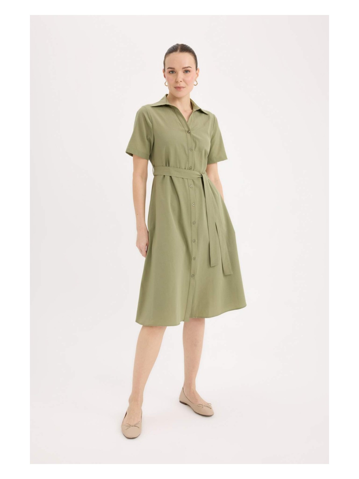 DeFacto A Kesim Gömlek Yaka Kuşaklı Poplin Kısa Kollu Midi Elbise E7114AX25SP