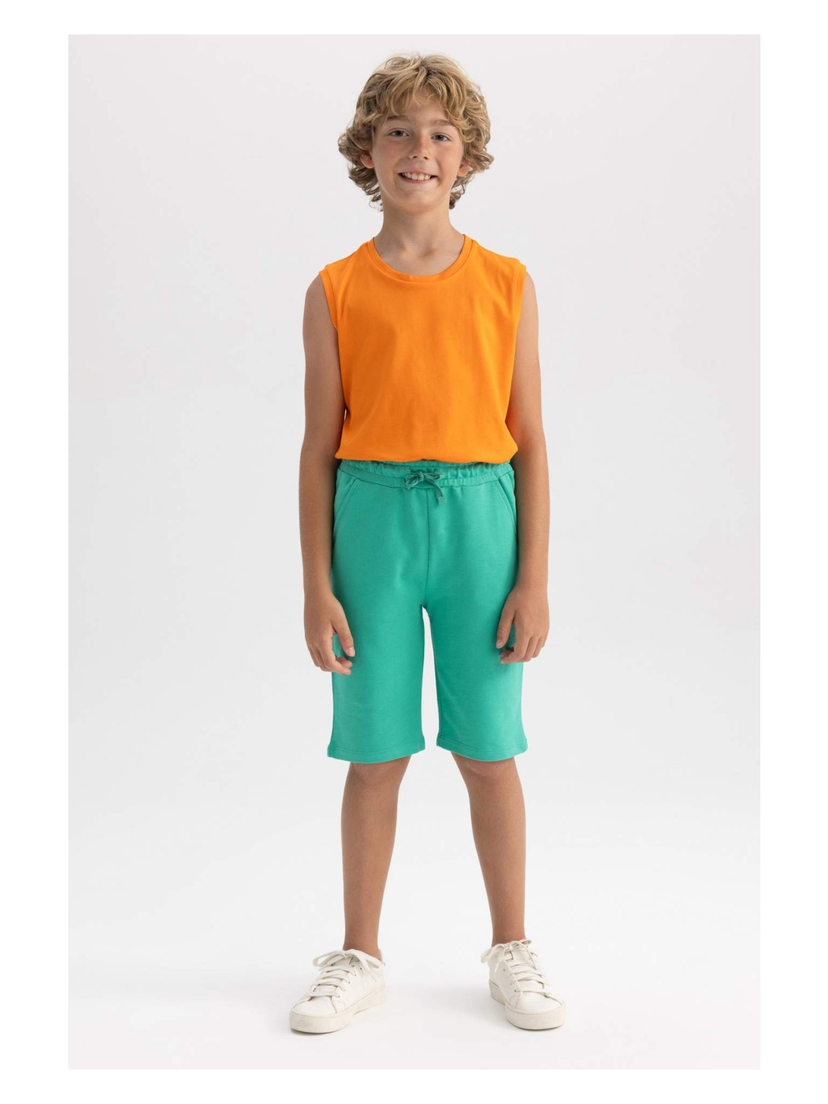 DeFacto Beli Lastikli Basic Düz Bermuda Şort Erkek Çocuk B0900A8NS - Görsel 8