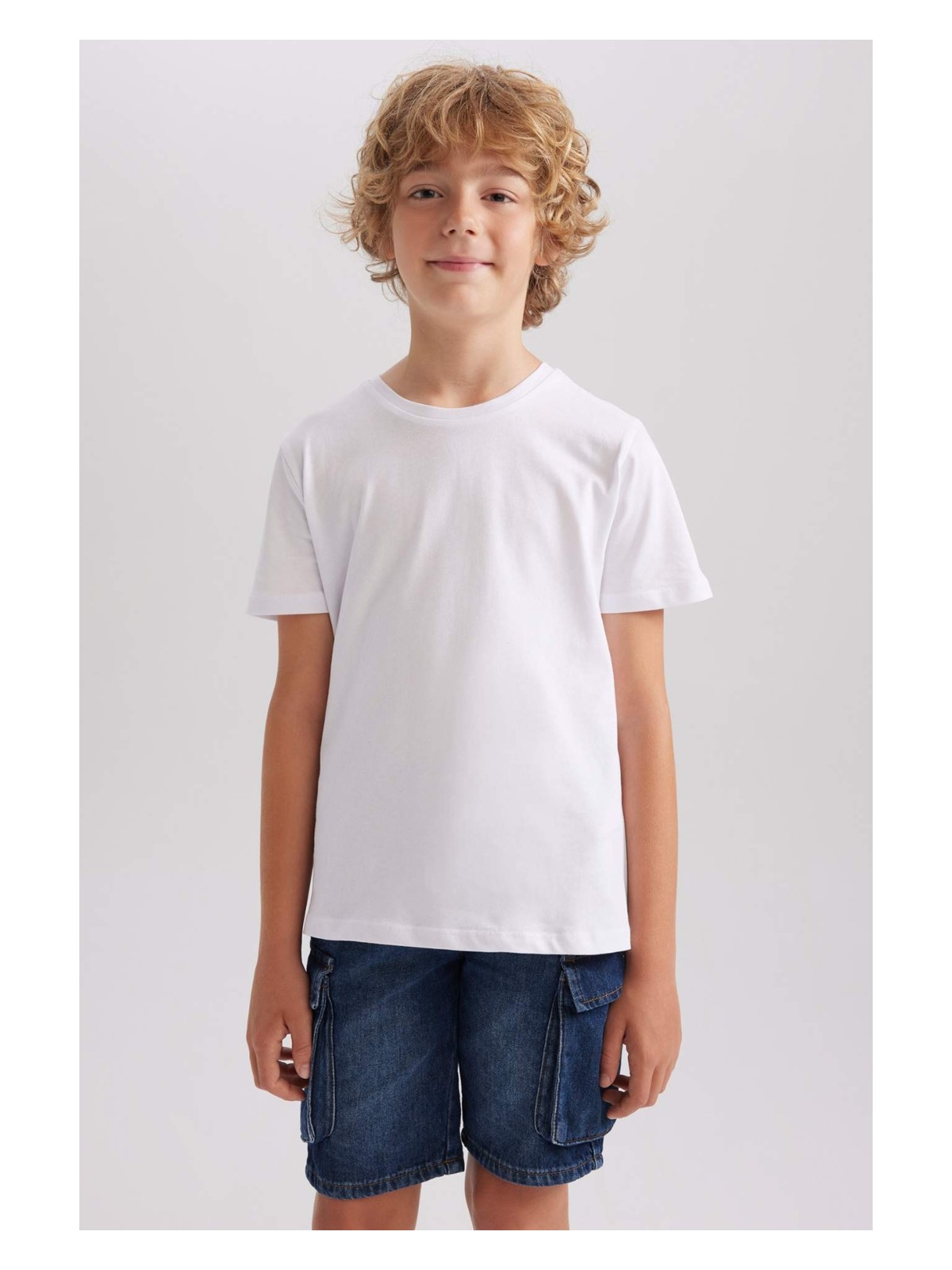 DeFacto Bisiklet Yaka Basic Düz Kısa Kollu Tişört Erkek Çocuk B0667A8NS