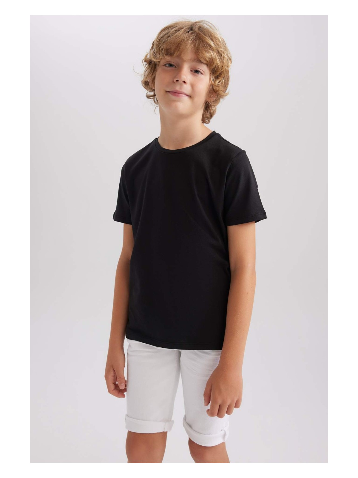 DeFacto Bisiklet Yaka Basic Düz Kısa Kollu Tişört Erkek Çocuk B0667A8NS - Görsel 4