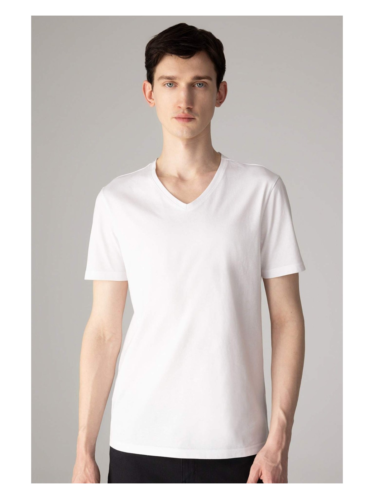 DeFacto %100 Pamuk Slim Fit Dar Kesim V Yaka Basic Düz Kısa Kollu Beyaz Tişört M7668AZ24SP