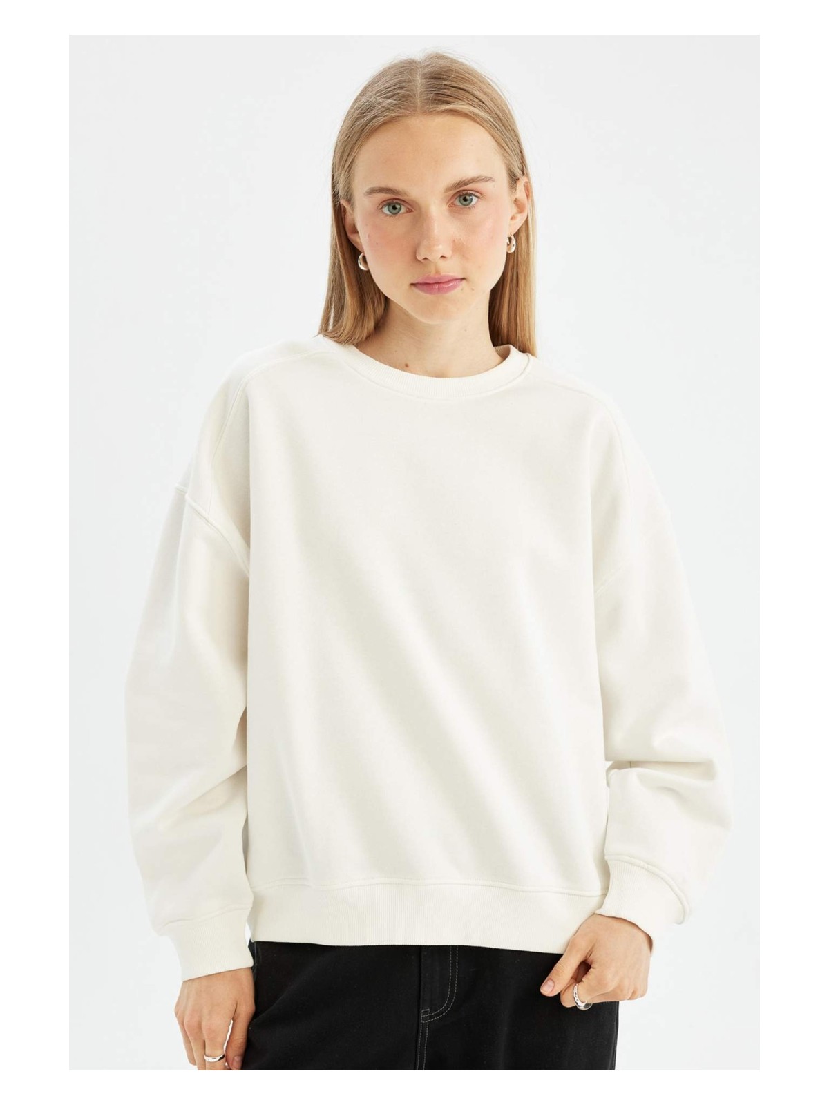 DeFacto Oversize Geniş Kalıp Bisiklet Yaka Kalın Basic Düz Sweatshirt A4177AX24WN - Görsel 3