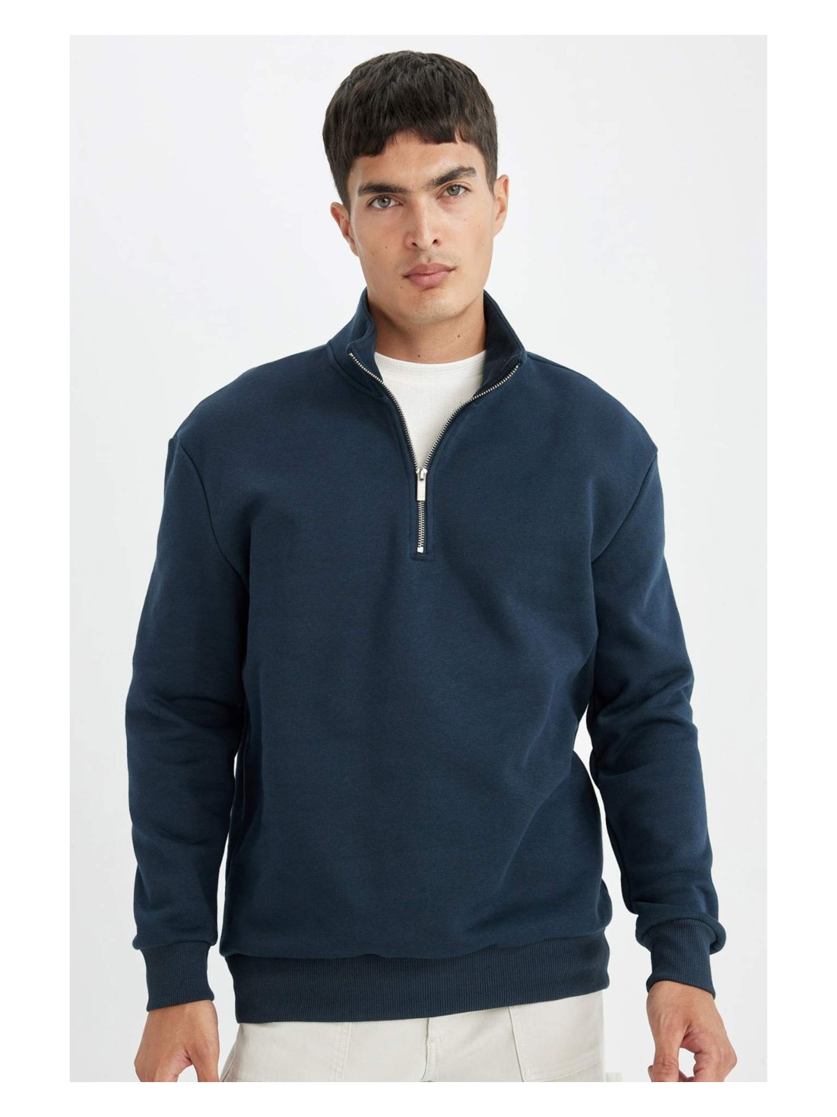 DeFacto Comfort Regular Fit Rahat Kalıp Fermuarlı Dik Yaka Basic Düz Sweatshirt X7405AZ24AU - Görsel 6