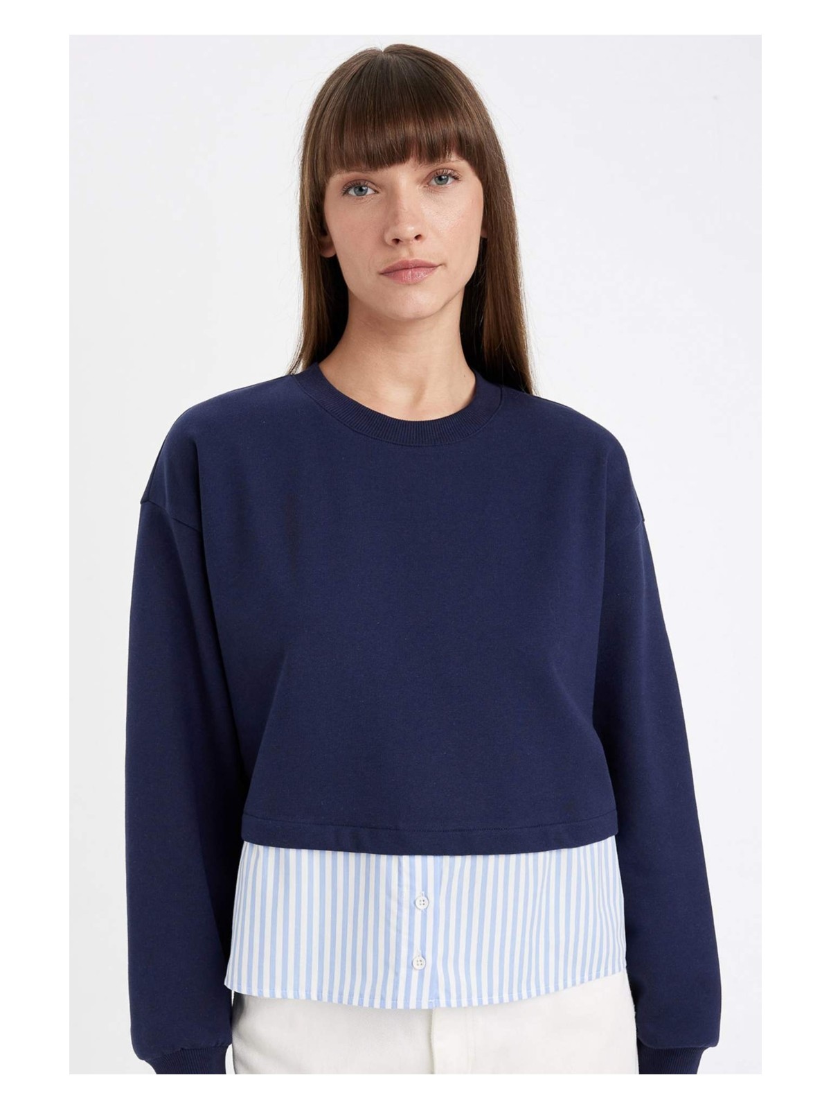 DeFacto Relax Fit Bisiklet Yaka Etek Ucu Detaylı Basic Düz Sweatshirt D5747AX24AU