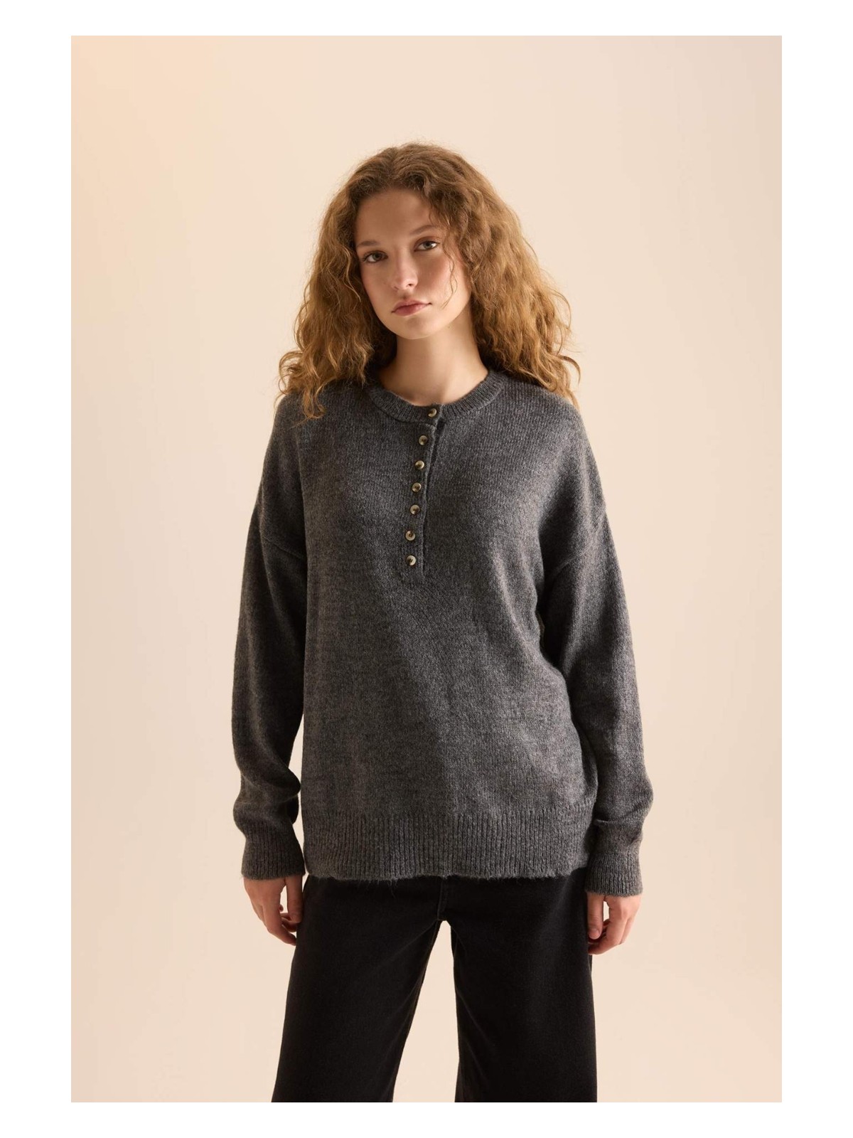 DeFacto Oversize Geniş Kalıp Düğmeli Yaka Triko Kazak D4913AXNS - Görsel 3