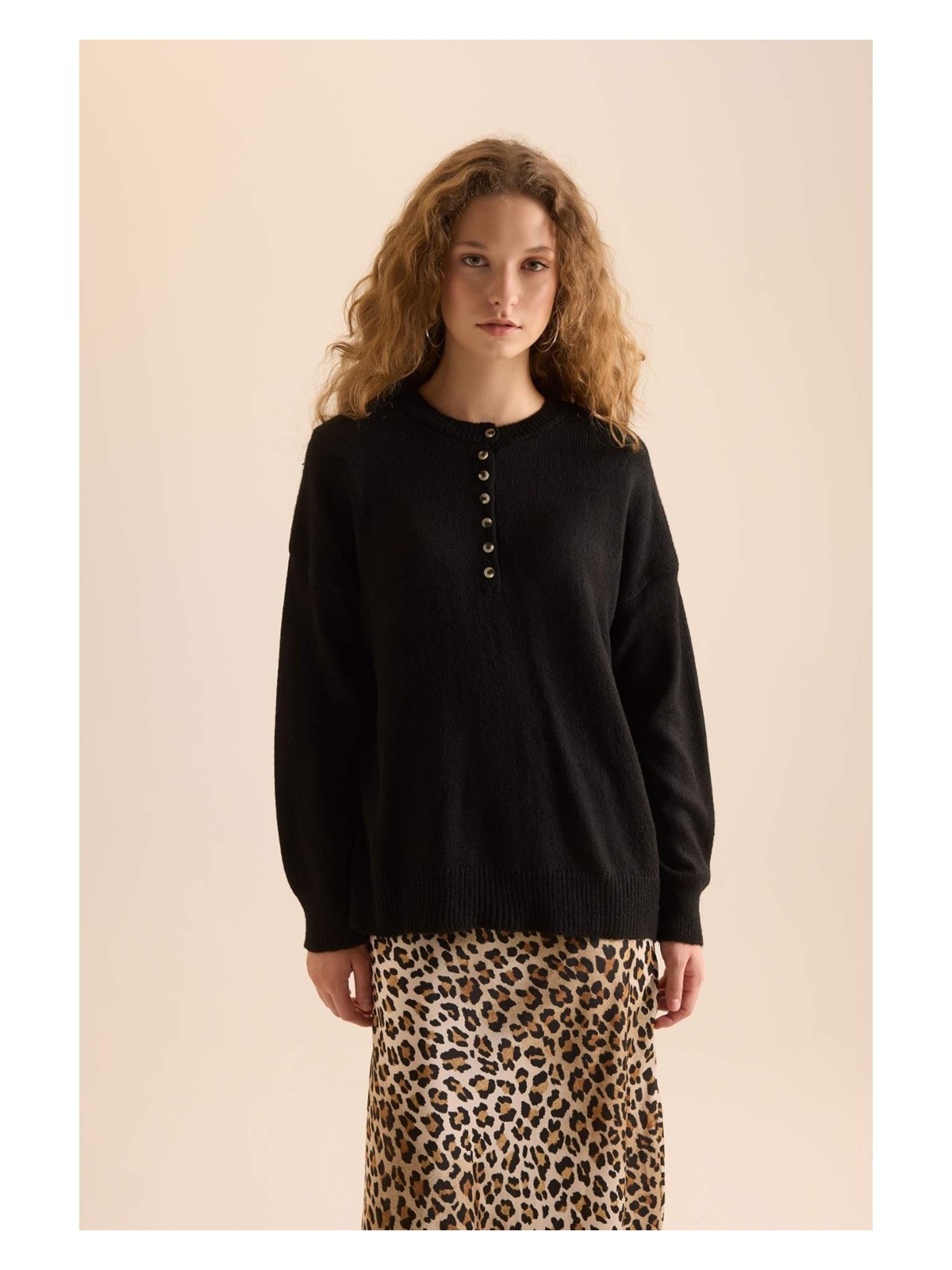 DeFacto Oversize Geniş Kalıp Düğmeli Yaka Triko Kazak D4913AXNS - Görsel 5