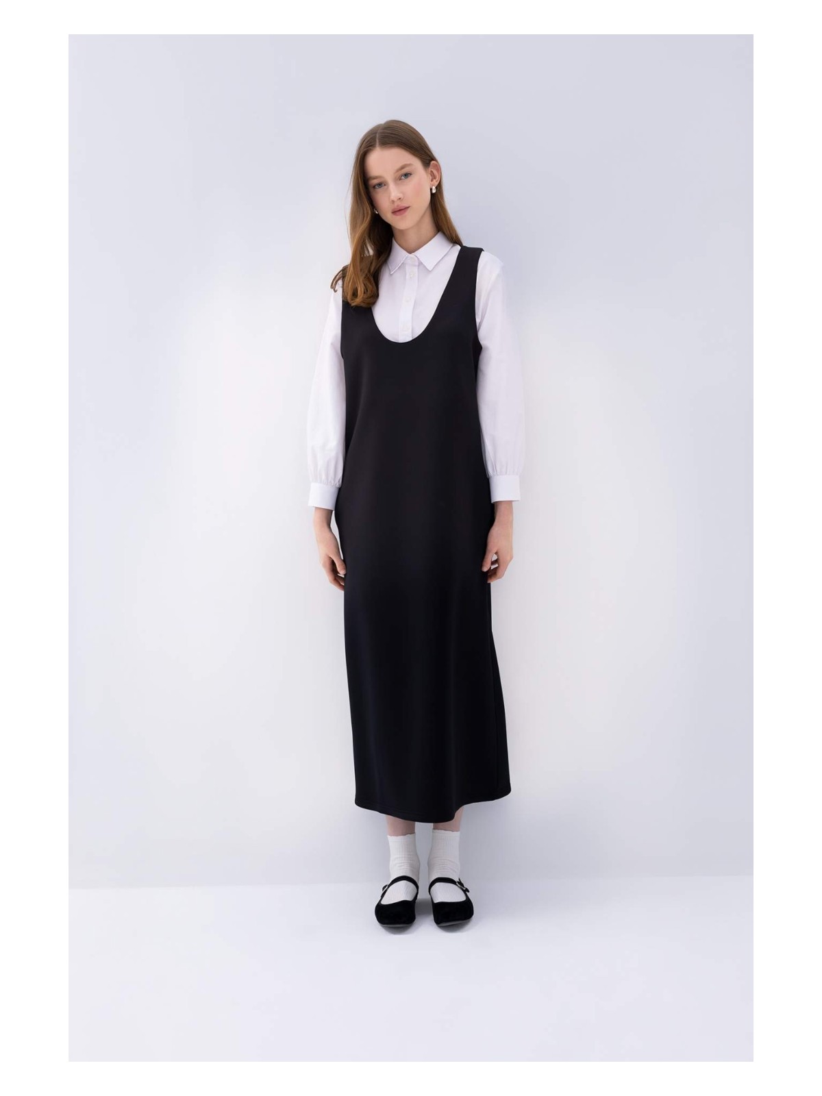 DeFacto Relax Fit Yuvarlak Yaka Skuba Dalgıç Kumaş Kolsuz Siyah Midi Elbise D9026AX24WN