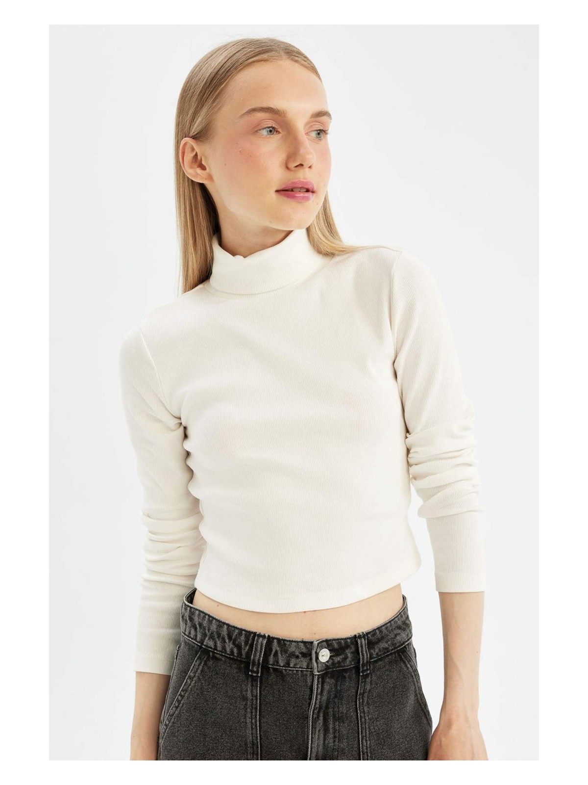 DeFacto Fitted Balıkçı Yaka Fitilli Kaşkorse Basic Düz Uzun Kollu Tişört B6783AX24AU - Görsel 3