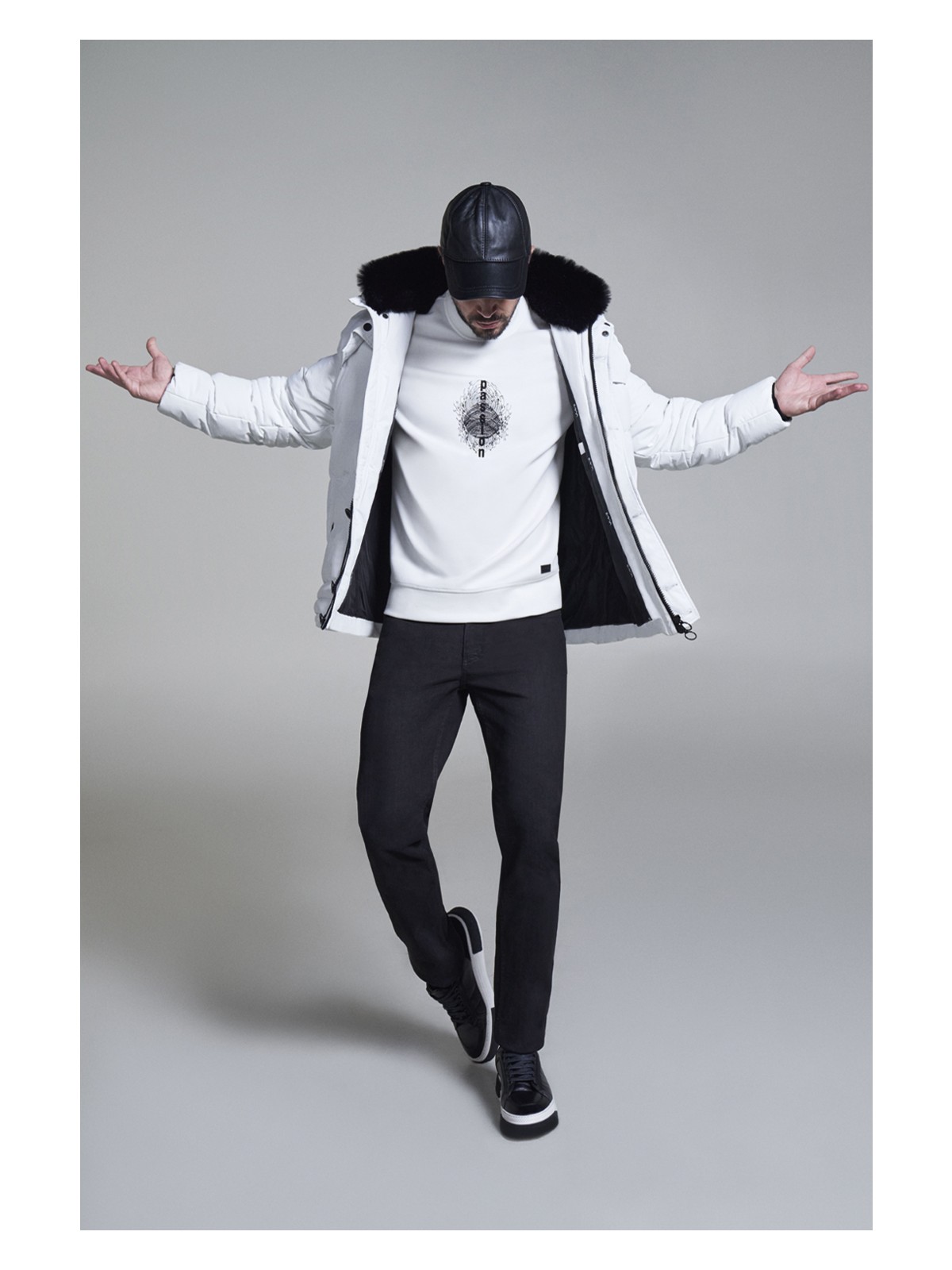 AVVA Erkek Siyah Eskitme Yıkamalı Esnek Berlin Slim Fit Jean Pantolon B003502