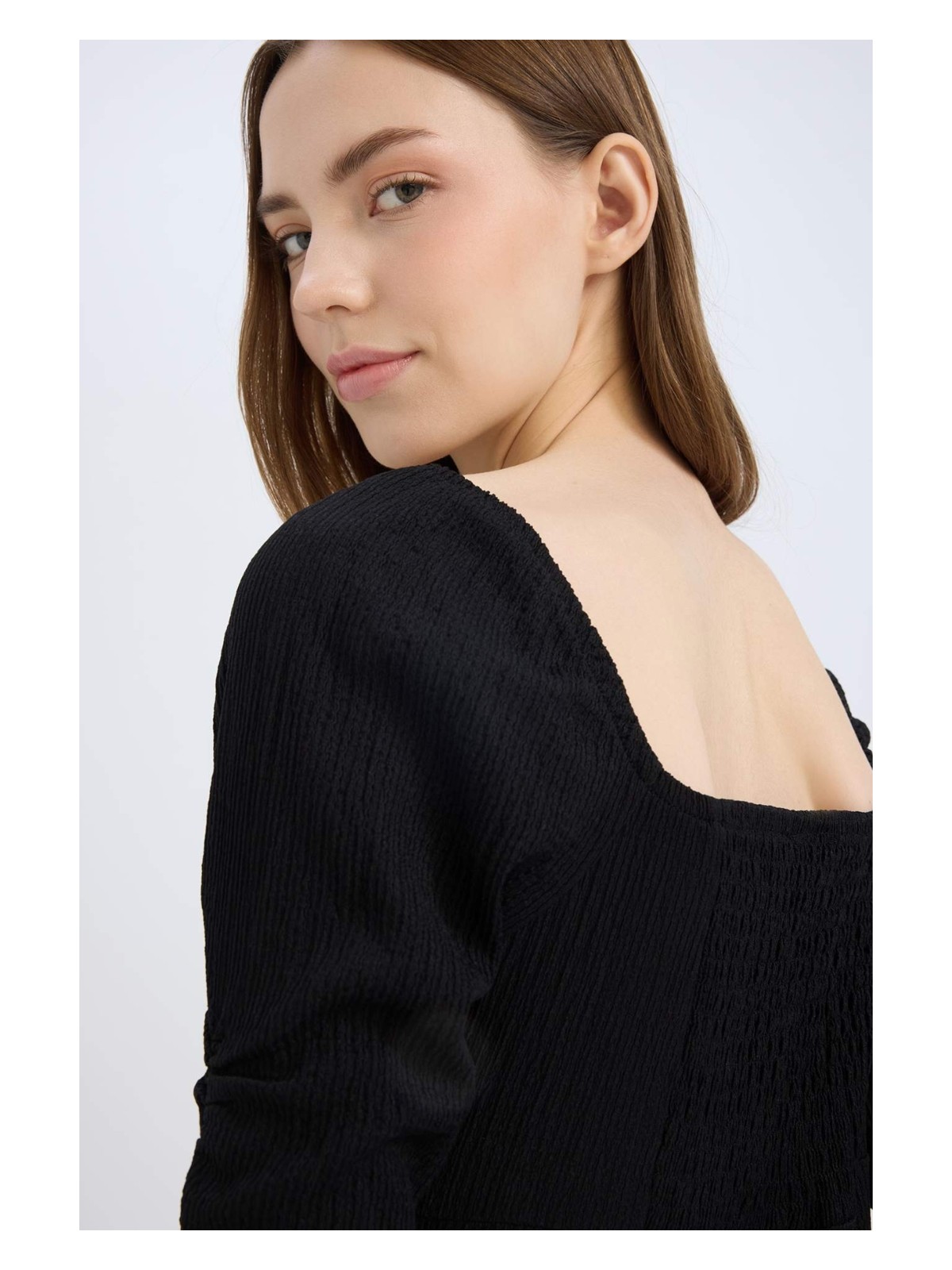 DeFacto Bodycon Vücudu Saran Kare Yaka Yırtmaçlı Basic Bürümcük Yarım Kol Siyah Midi Elbise E0885AX25SP - Görsel 4