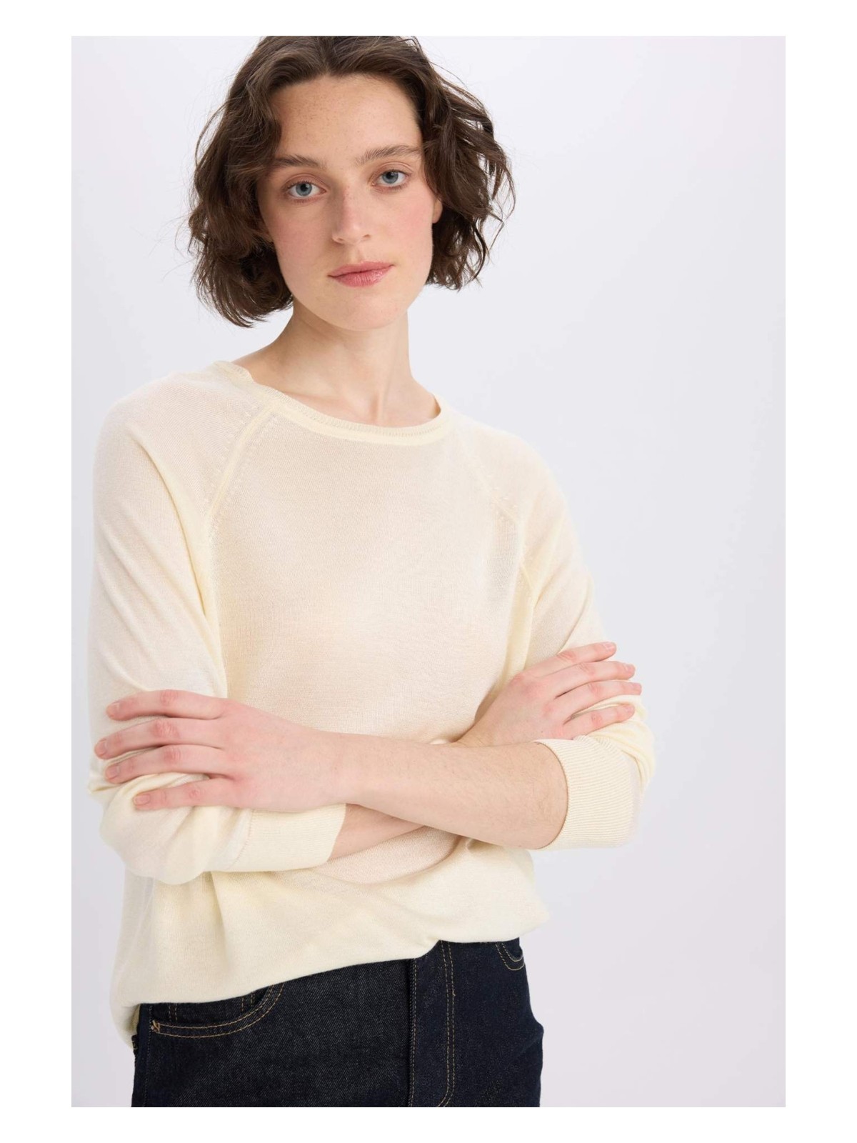 DeFacto Regular Fit Bisiklet Yaka Basic Düz Siyah Triko Kazak D6281AX25SP - Görsel 4