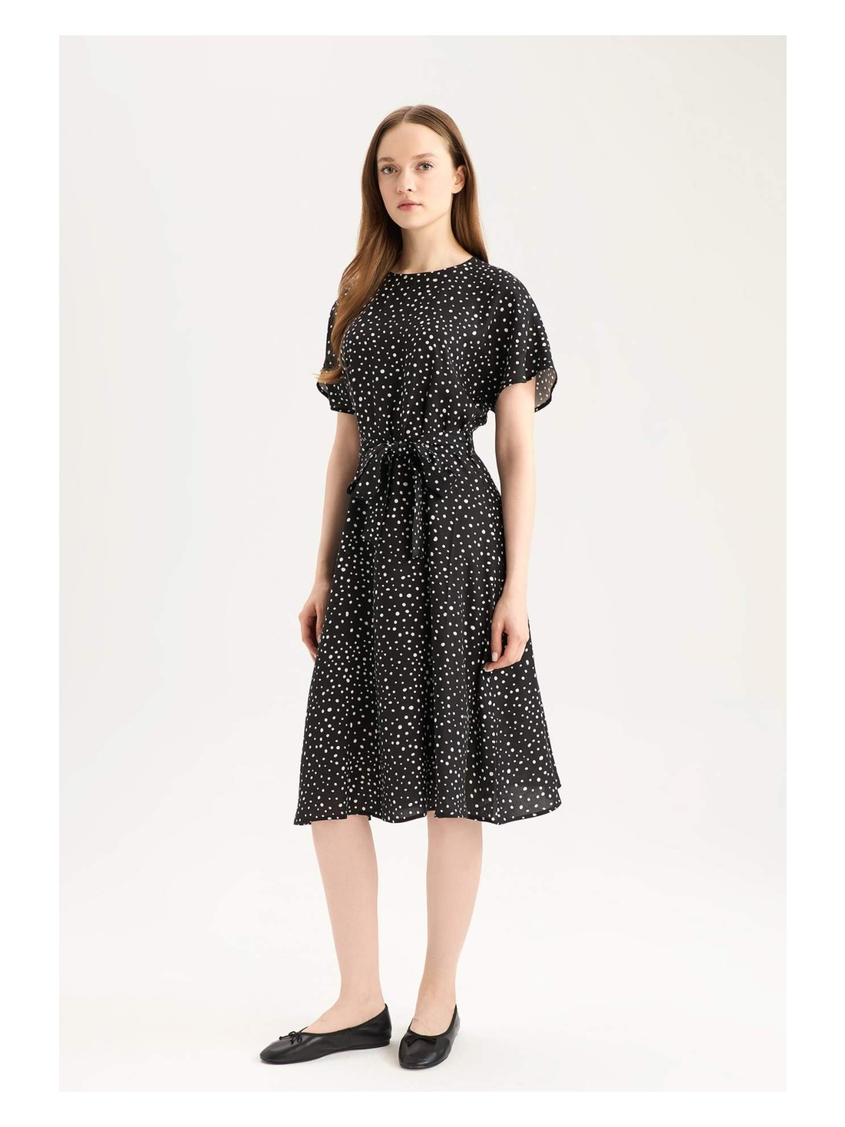 DeFacto Regular Fit Bisiklet Yaka Leopar Desenli Kuşaklı Kısa Kollu Midi Elbise E7113AX25SP - Görsel 3