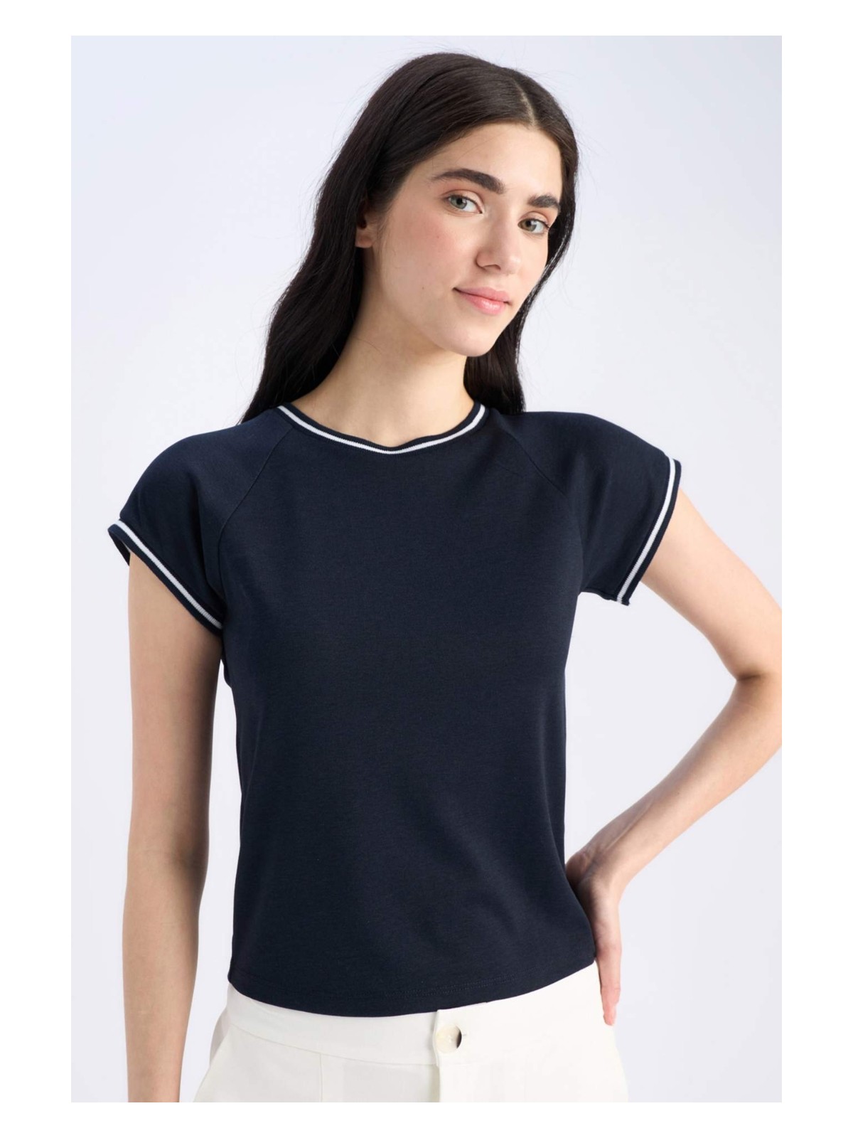 DeFacto Slim Fit Bisiklet Yaka Ribana Kısa Kollu Tişört E6992AX25SP