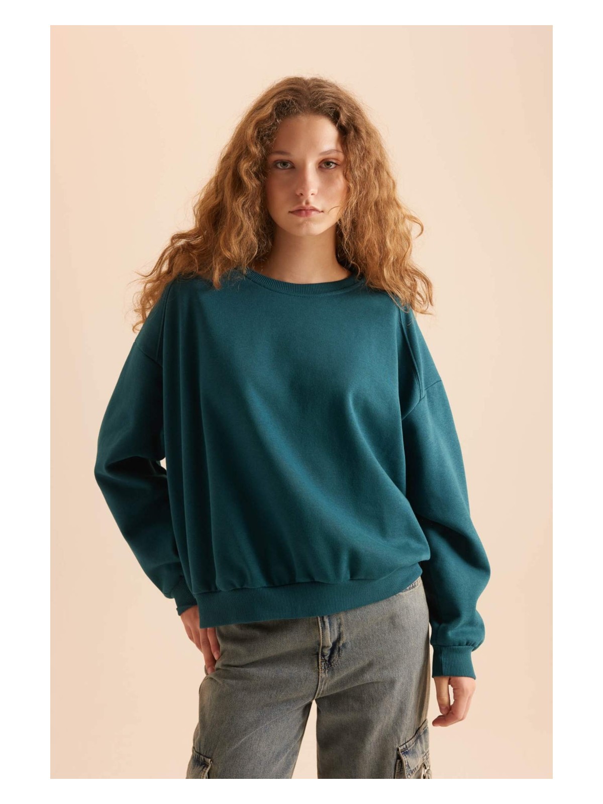 DeFacto Oversize Geniş Kalıp Bisiklet Yaka Basic Düz Kalın Gri Sweatshirt D9022AXNS - Görsel 5