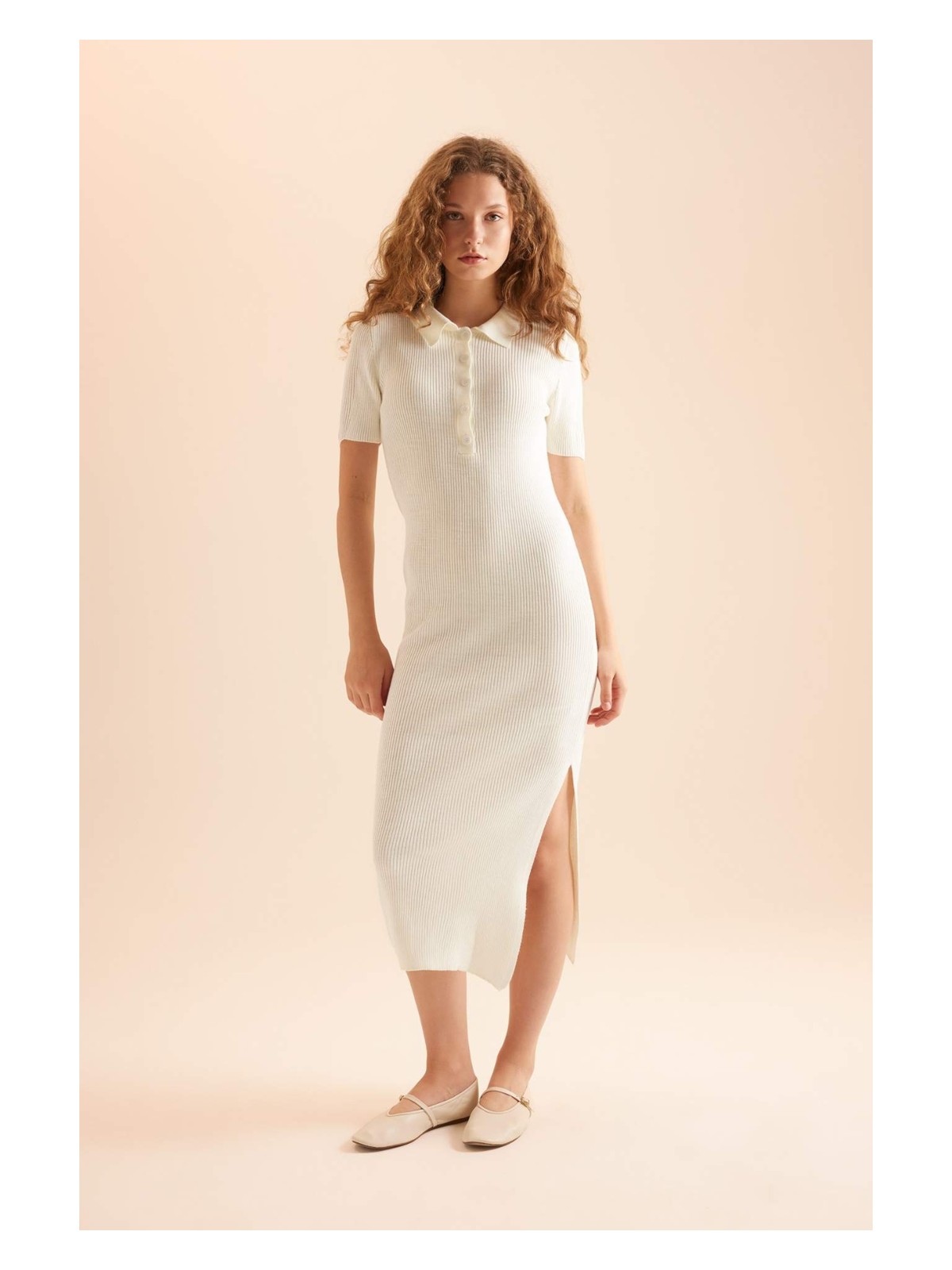 DeFacto Fitted Polo Yaka Kısa Kollu Yırtmaçlı Midi Triko Elbise D4914AXNS - Görsel 4