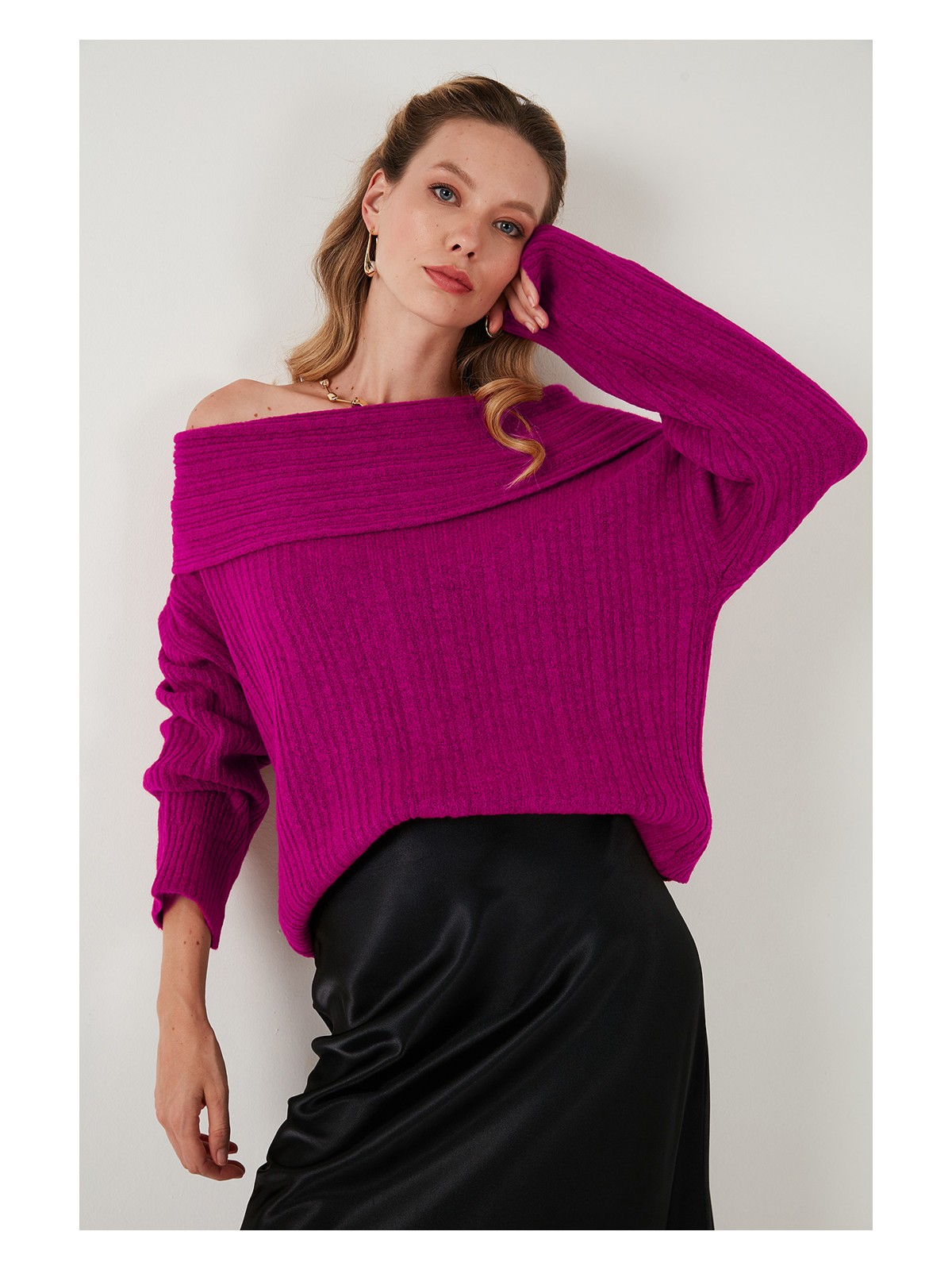Lela Oversize Fit Madonna Yaka Triko Kazak Bayan KAZAK 4615216 - Görsel 6