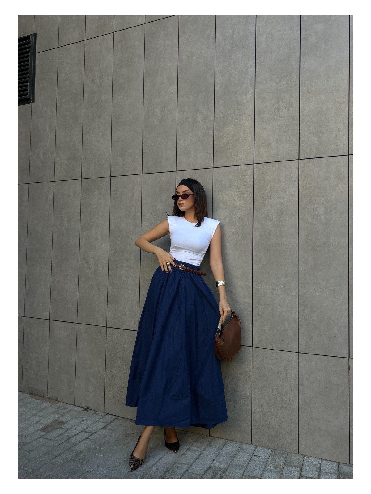 Minaaise Giyim Odası Kadın Siyah Scuba Krep Uzun Bel Lastikli Kiloş Etek Rahat ve Şık Tasarım - Görsel 3