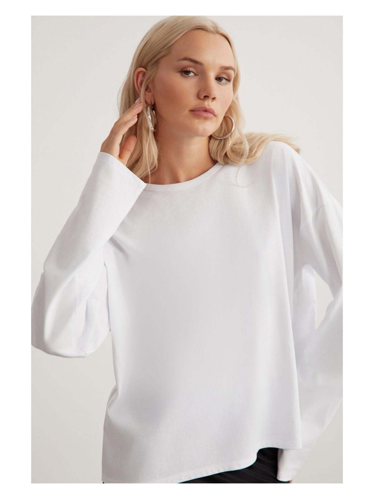 Grimelange Basıl Kadın %100 Pamuk Bisiklet Yaka Oversize Fit Uzun Kollu Beyaz T-shirt