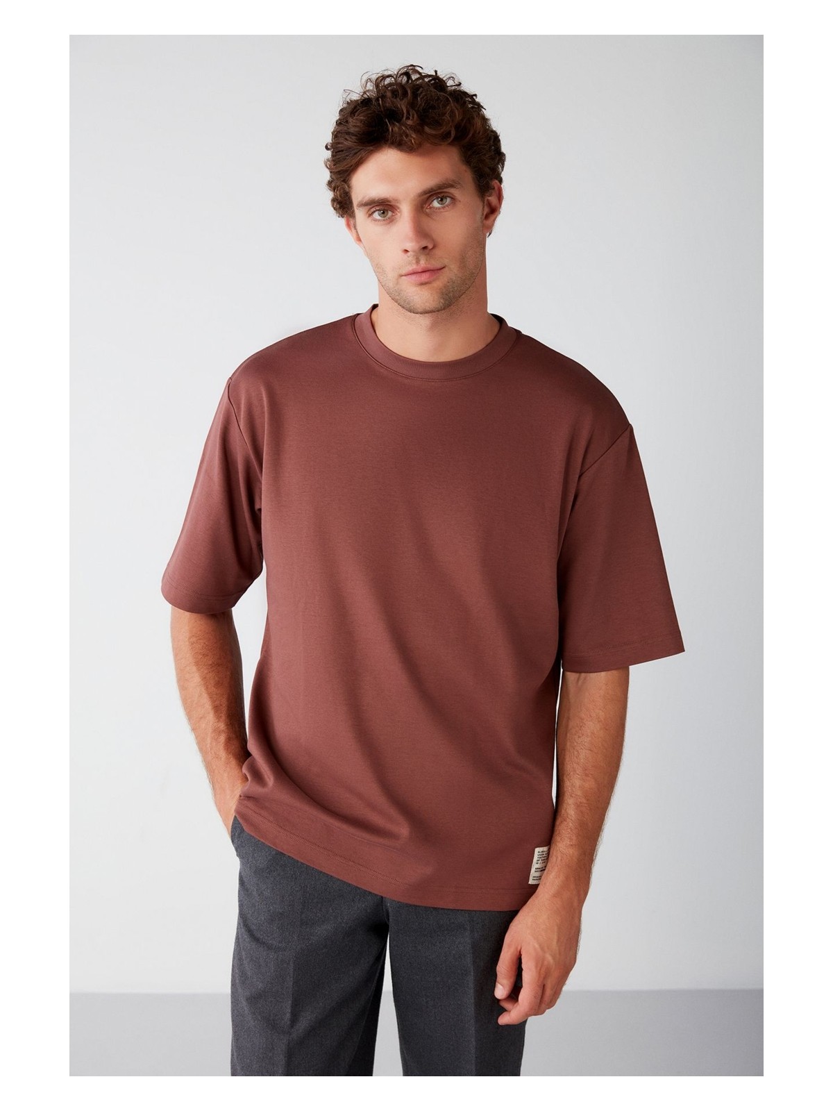 Grimelange Joel Erkek %100 Organik Pamuklu Kalın Kumaşlı Özel Dokulu Etiket Detaylı Oversize Haki T-Shirt - Görsel 3