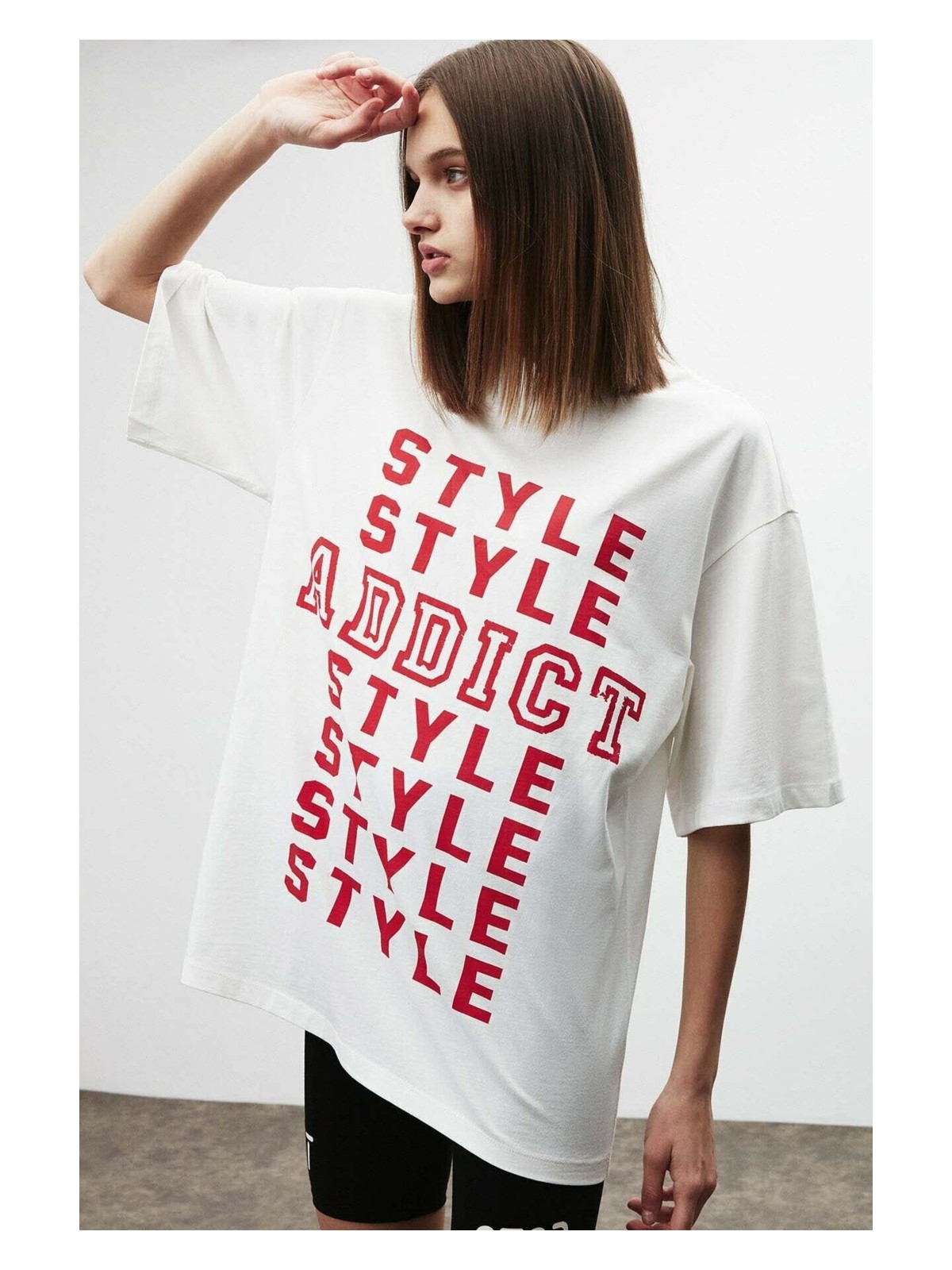 Grimelange Maybe Kadın Yazı Kalıp Baskılı Oversize Fit %100 Organik Pamuklu Bisiklet Yaka Beyaz T-shirt