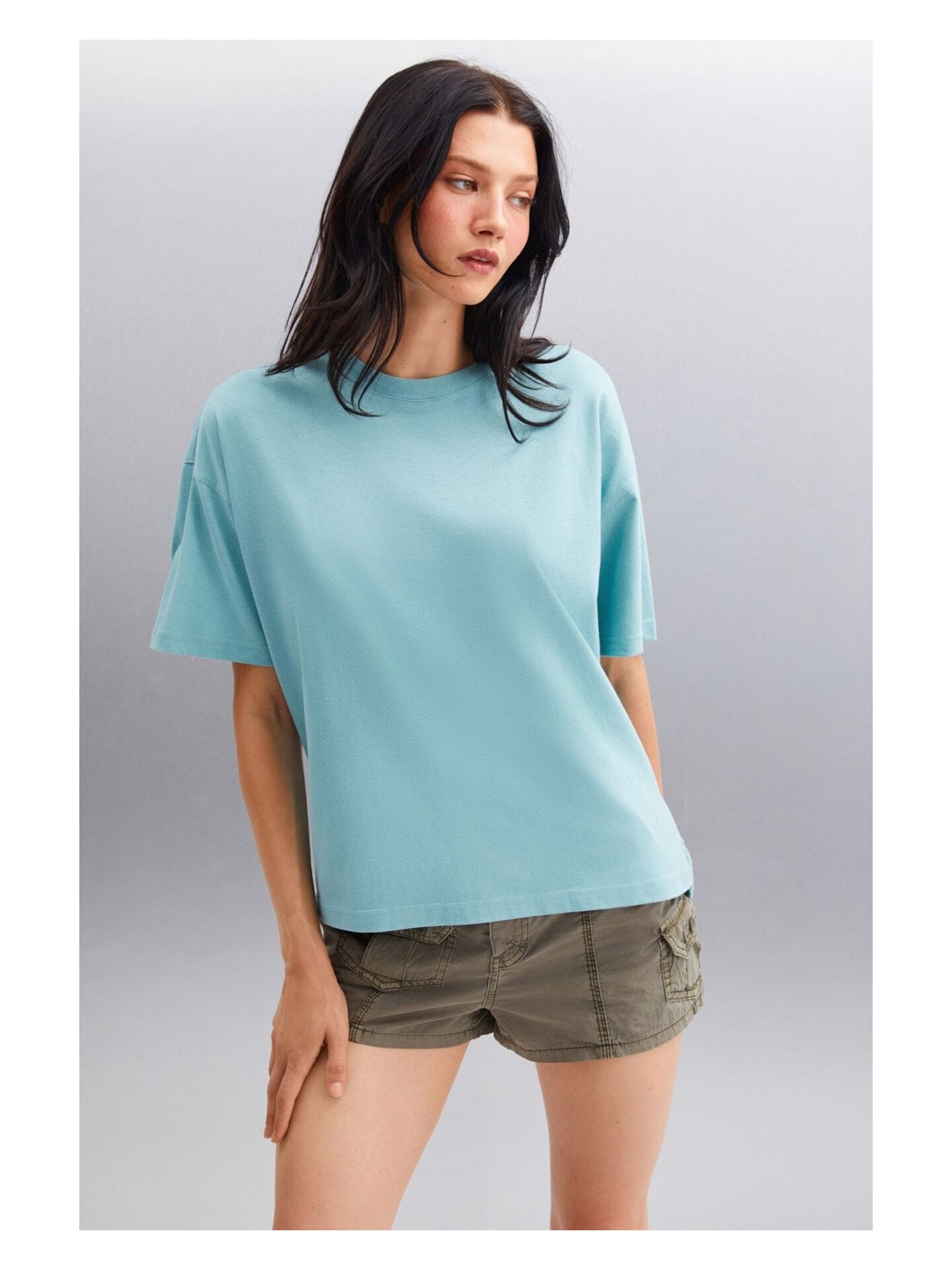 Grimelange Jemmy Kadın %100 Organik Pamuk Relaxed Fit Yırtmaçlı Yuvarlak Yakalı Yeşil T-shirt