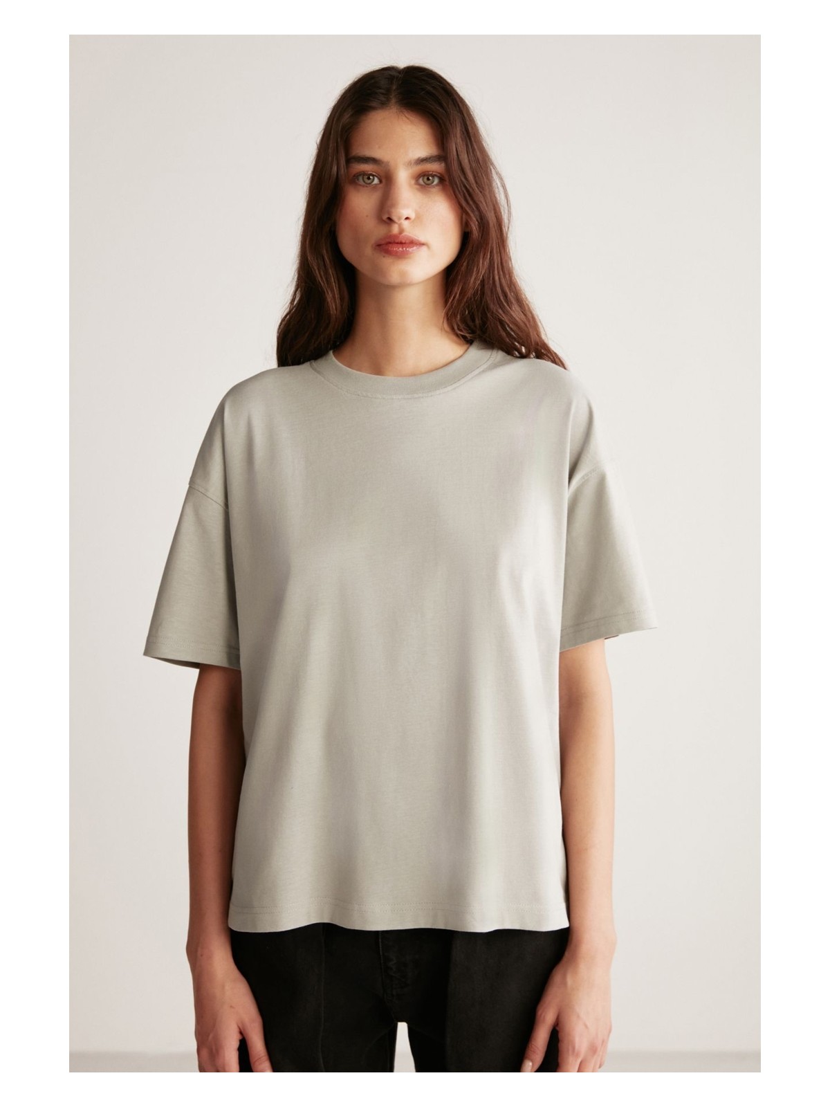 Grimelange Jemmy Kadın %100 Organik Pamuk Relaxed Fit Yırtmaçlı Yuvarlak Yakalı Açık Gri T-shirt