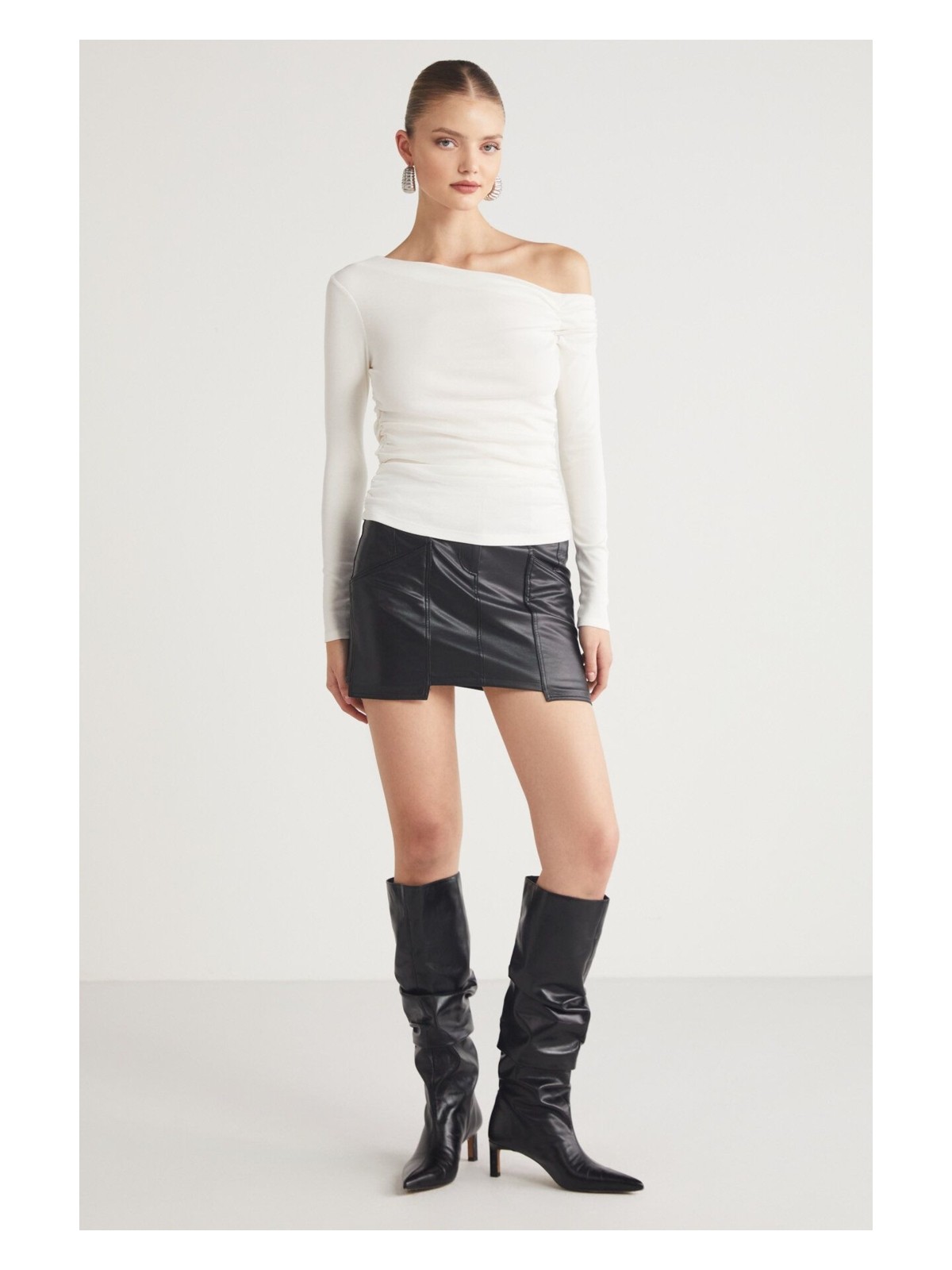 Grimelange Sissi Kadın Asimetrik Yaka Slim Fit Uzun Kollu Ekru Bluz - Görsel 3