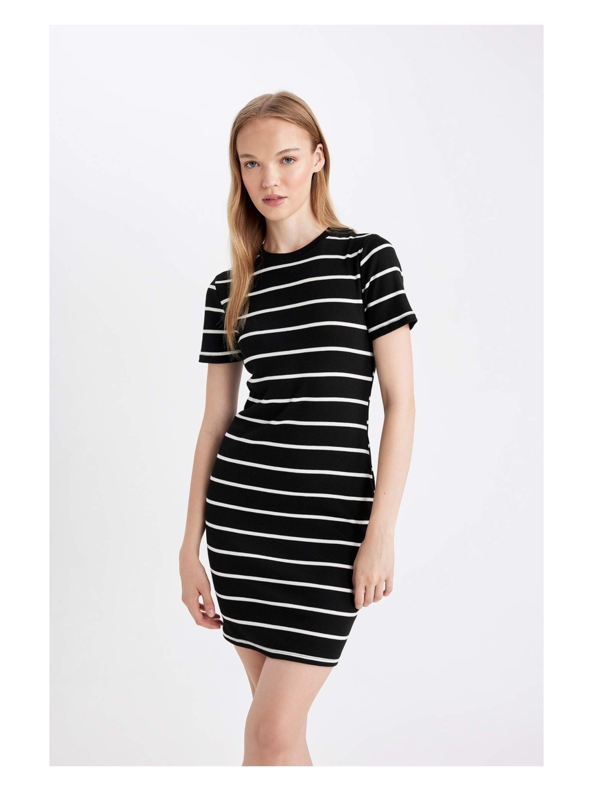 DeFacto Bodycon Vücudu Saran Bisiklet Yaka Çizgili Fitilli Kaşkorse Kısa Kollu Mini Elbise D5987AXNS