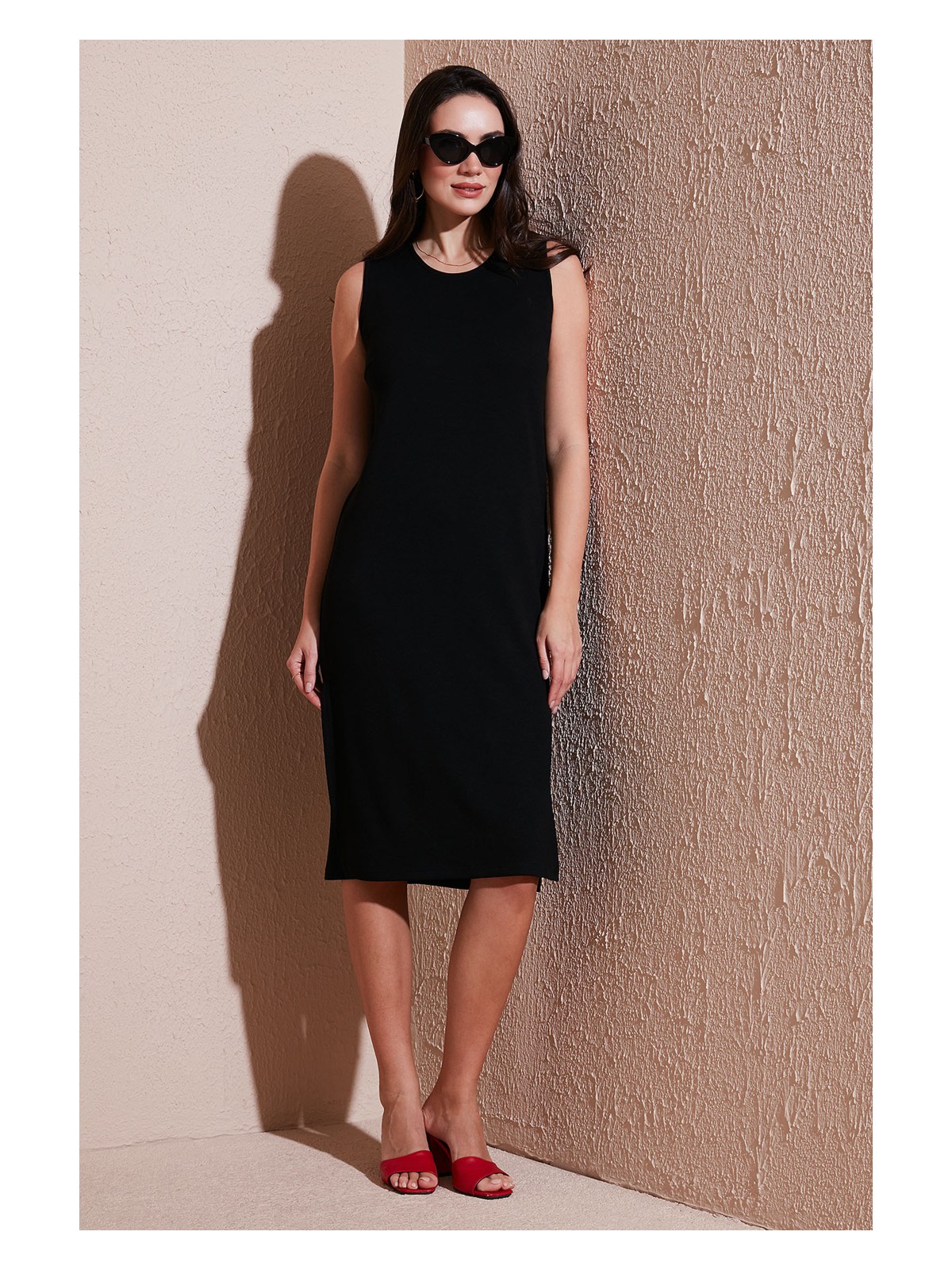Lela Regular Fit Bisiklet Yaka Yırtmaç Detaylı Basic Midi Elbise Bayan Elbise 5866160 - Görsel 3