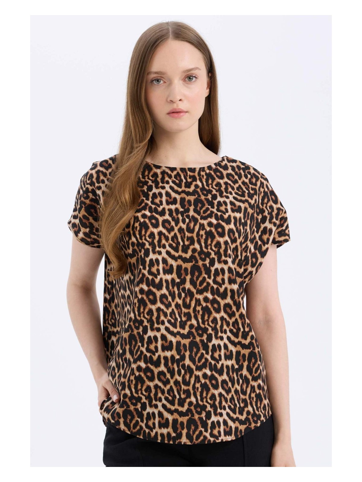 DeFacto Regular Fit Puantiyeli Bisiklet Yaka Kısa Kollu Bluz E7038AX25SP - Görsel 3