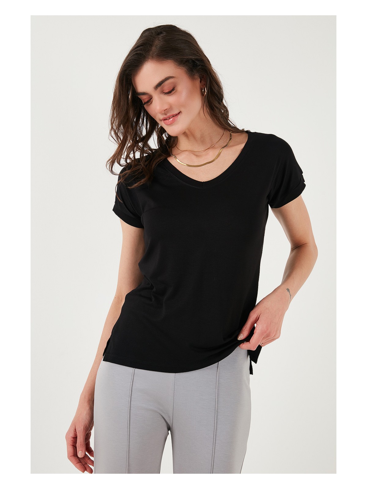 Lela V Yaka Rahat Kesim Yırtmaçlı Bluz Bayan BLUZ 5862000 - Görsel 5