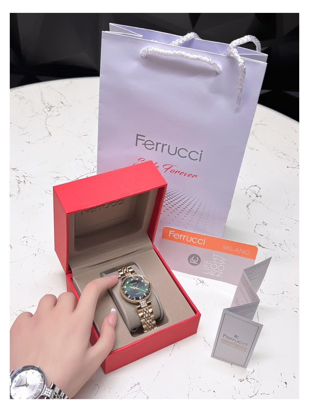 Ferrucci Kesme Kristal Camlı Çelik Kordon 2 Yıl Garantili 3 Atm Kadın Kol Saati+Bileklik B01119.03 - Görsel 4