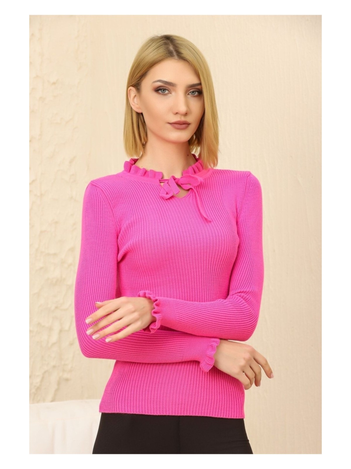 Vegenze Kadın Ekru Yakası Bağcıklı ve Kol Ucu Fırfırlı Triko Kazak - Görsel 9