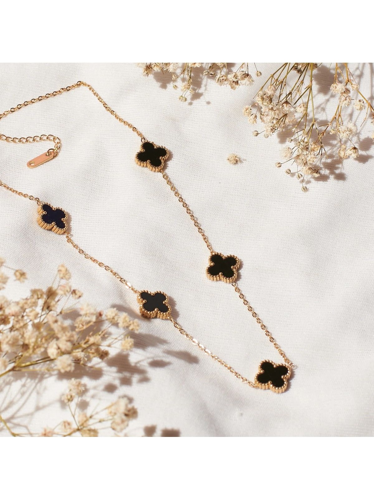 Aurrari Siyah Taş Altın Kaplama Çelik Kolye