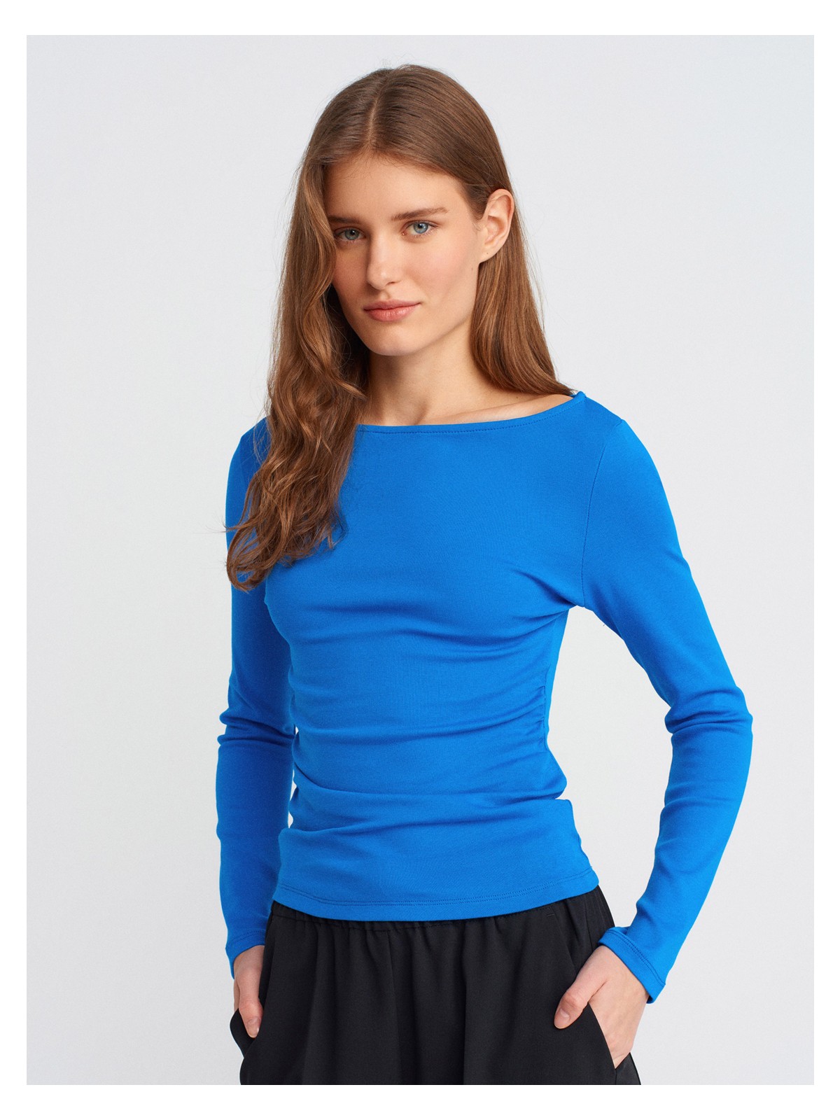 Dilvin 31401 Büzgülü Kayık Yaka Top-Koyu Kahve - Görsel 8