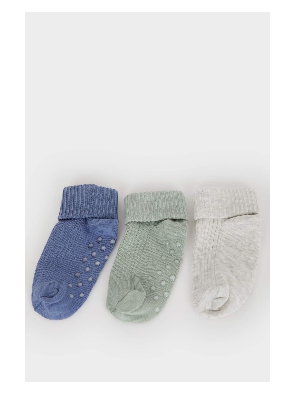 DeFacto Erkek Bebek Kaydırmaz Taban 3'lü Pamuklu Uzun Çorap E4960A5NS