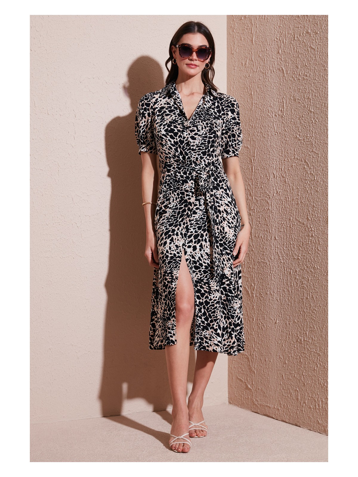 Lela Desenli Relaxed Fit Balon Kol Yırtmaçlı Kemerli Midi Boy Elbise Bayan Elbise 67810558