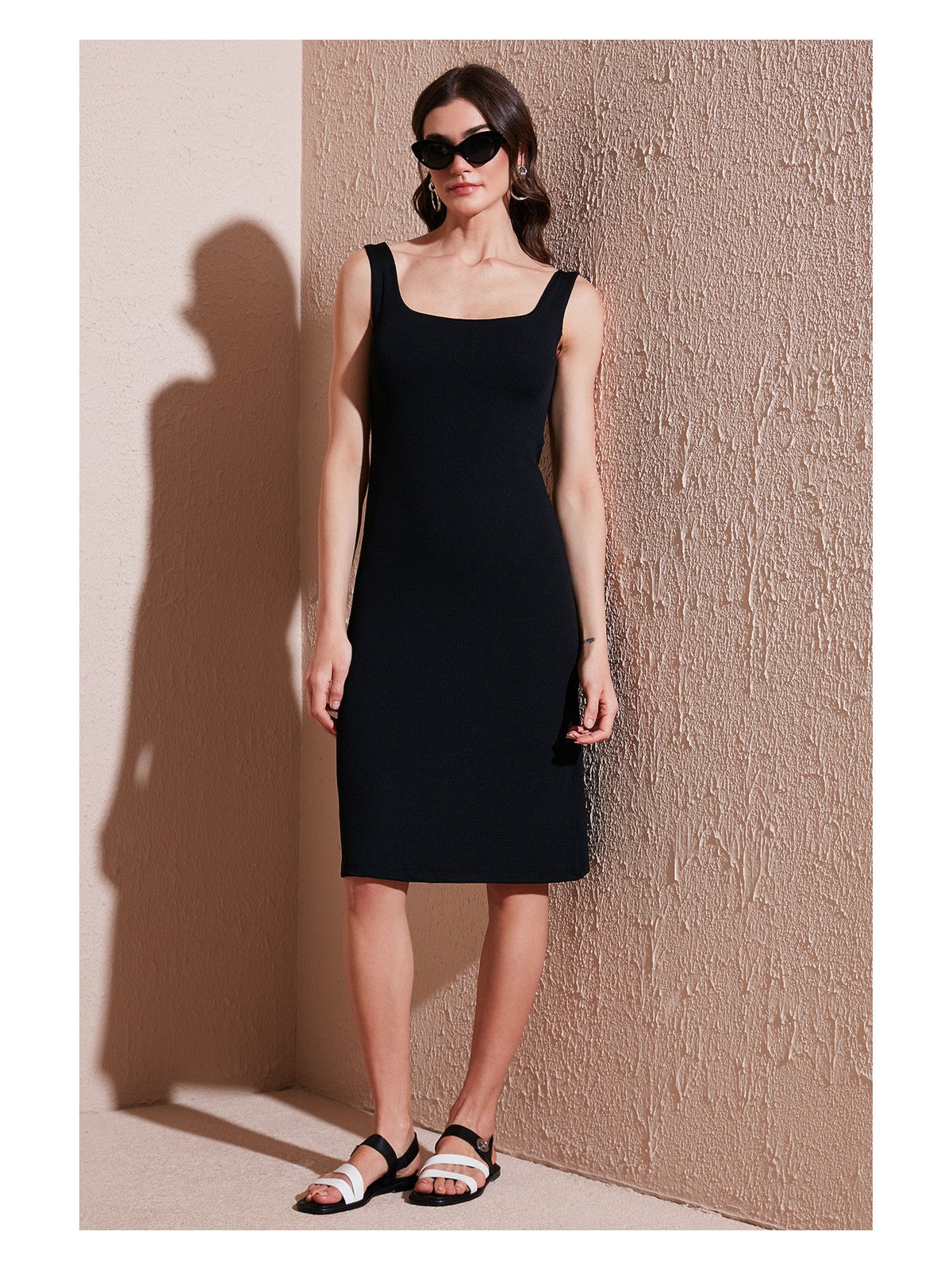 Lela Streç Slim Fit Kare Yaka Kalın Askılı Midi Boy Elbise Bayan Elbise 5866102